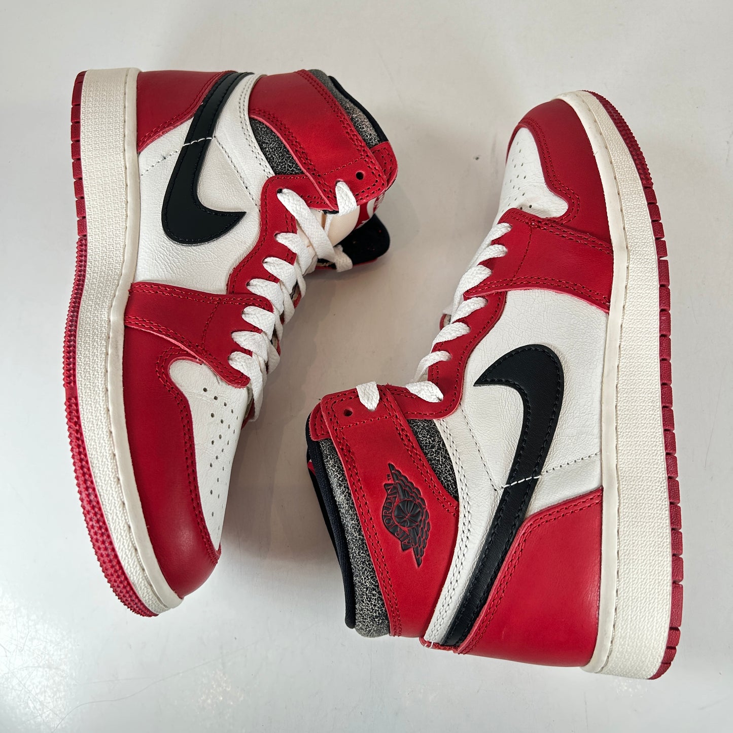 FD1437 612 Jordan 1 Retro High OG Chicago Lost and Found (GS) [USED] - 5.5 Y (Used)