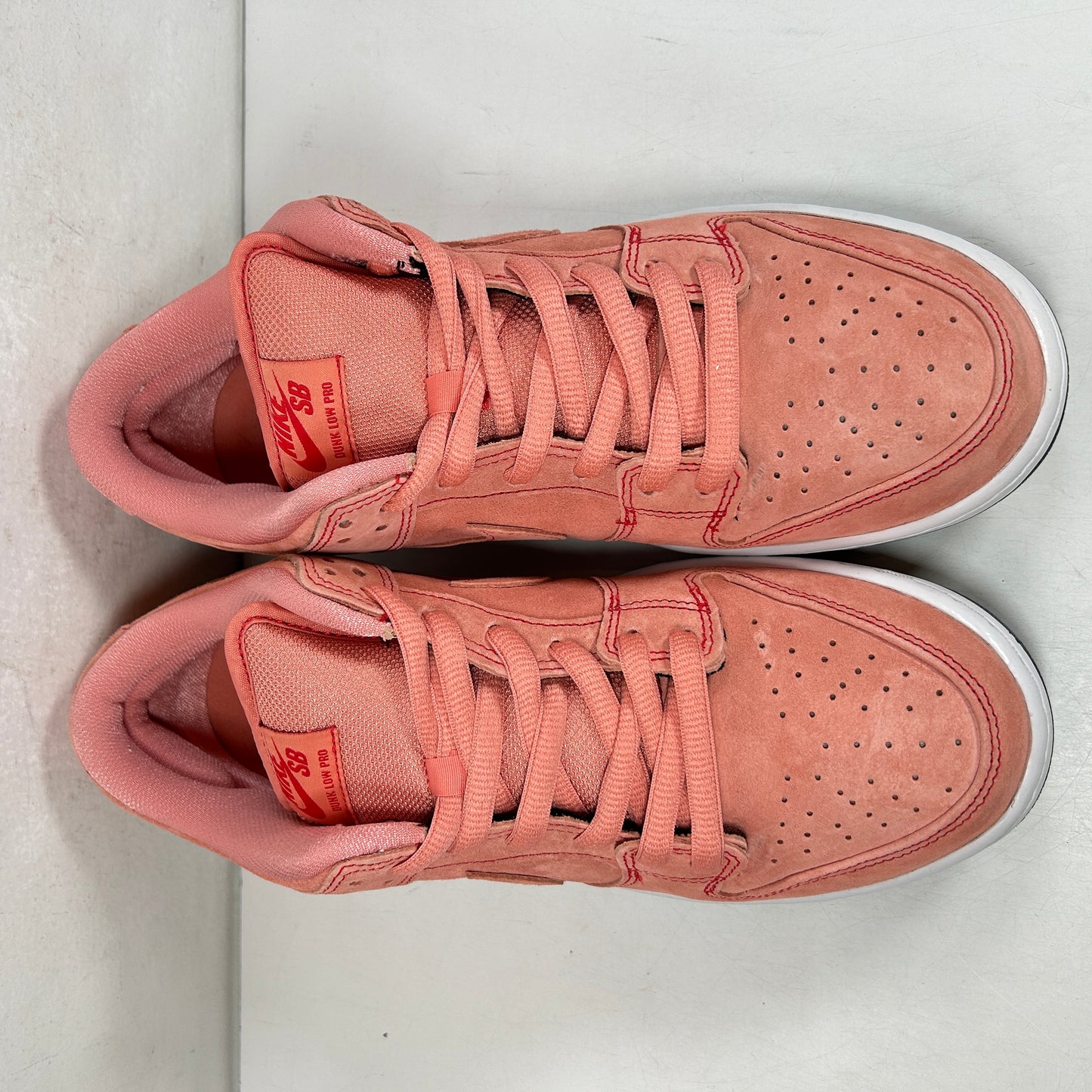 CV1655 600 Nike SB Dunk Low Pink Pig [USED] - 9 M (Used)