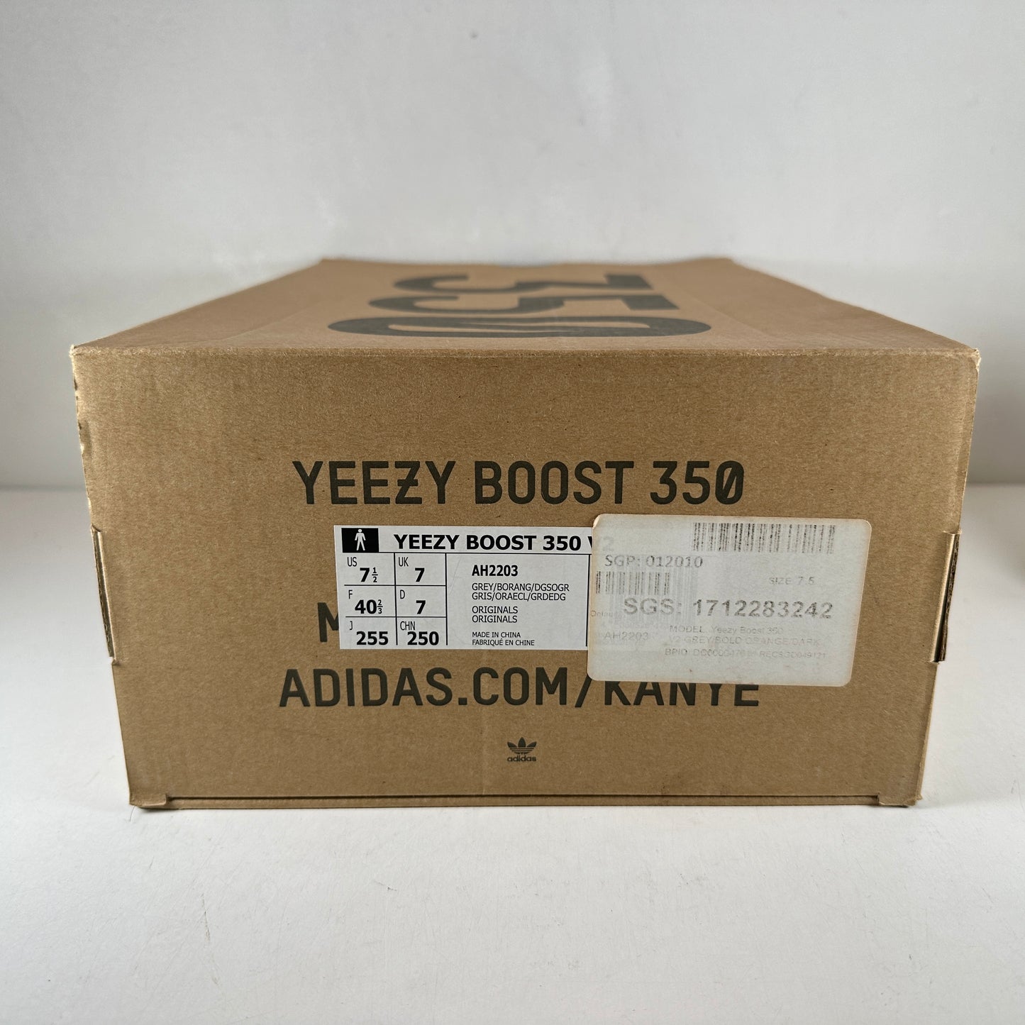AH2203 Yeezy 350 Beluga 2.0 [USED] - 7.5 M (Used)