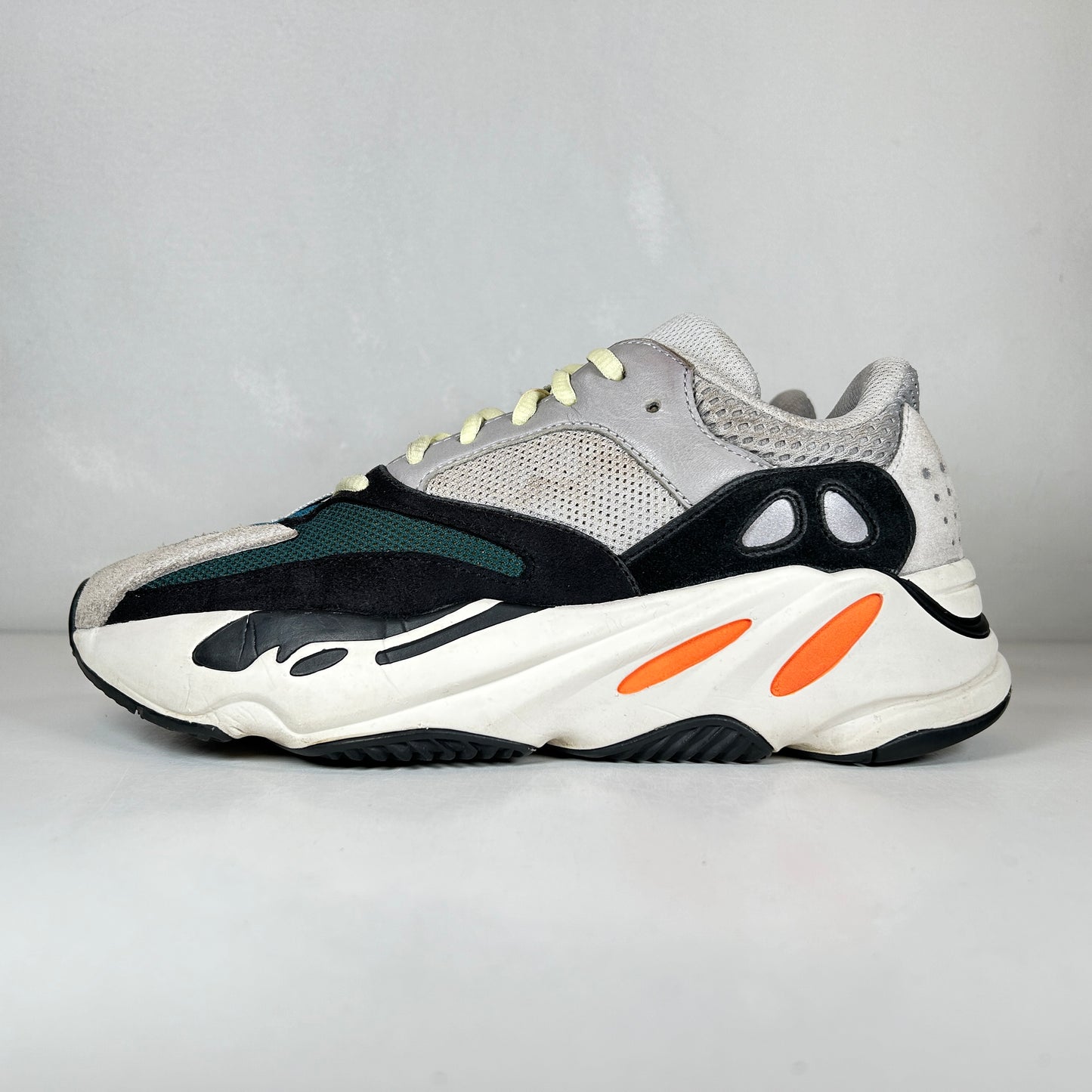 B75571 Yeezy 700 Wave Runner [USED] - 7 M (Used) (No Box)