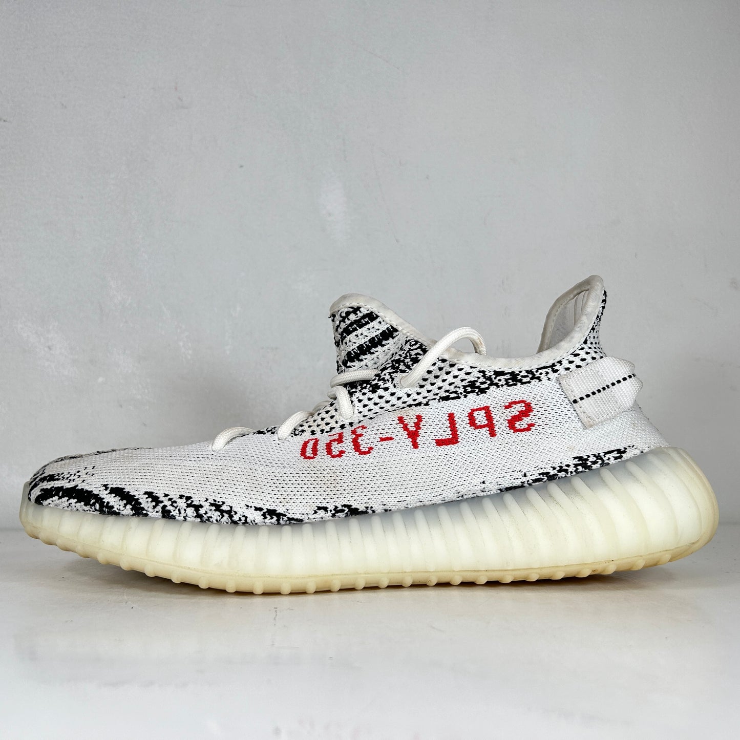 CP9654 Yeezy 350 V2 Zebra [USED] - 10.5 M (Used)