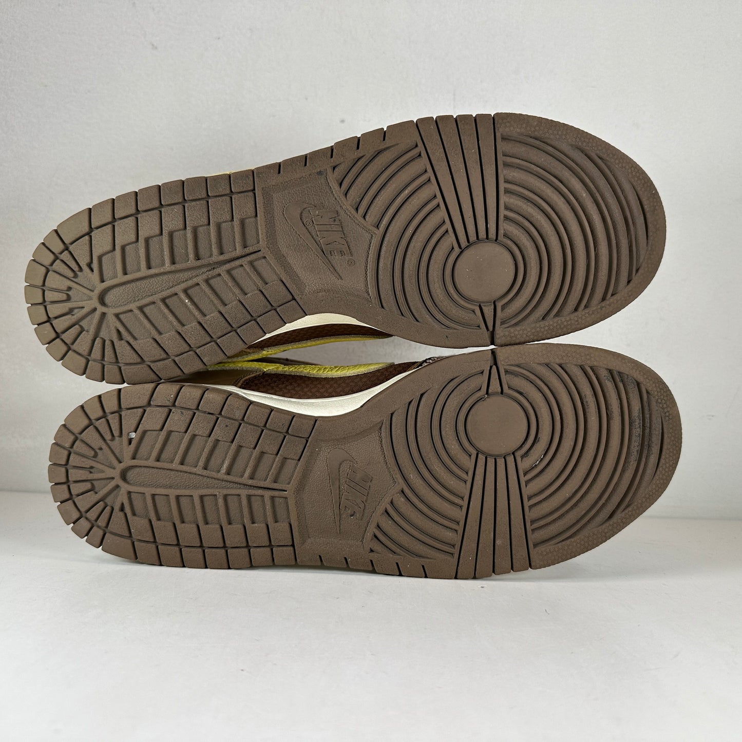 DH3061 200 Nike Dunk Low SP UNDEFEATED Canteen Dunk [USED] - 10 M (Used)