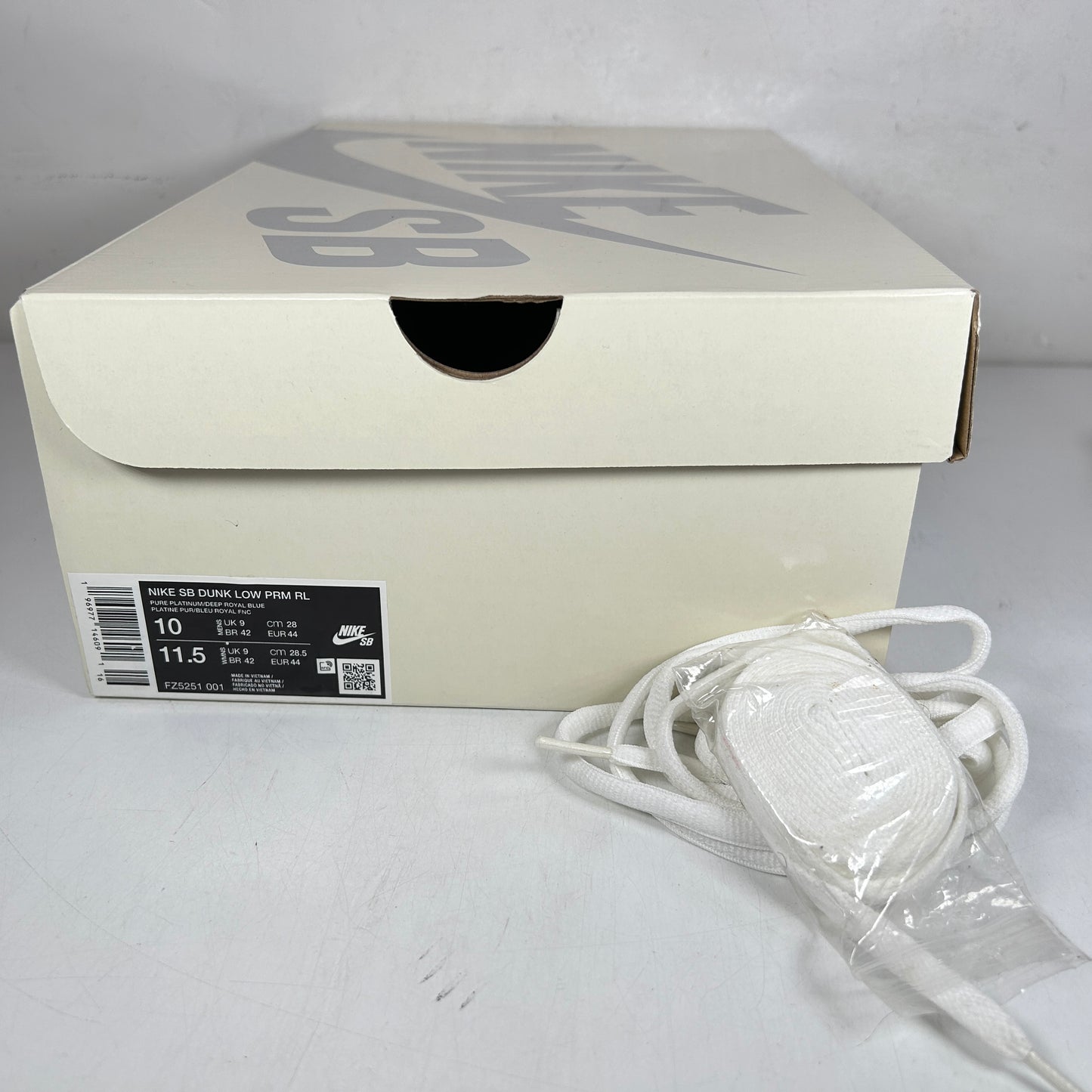 FZ5251 001 Rayssa Leal x Nike SB Dunk Low [USED] - 10 M (Used)