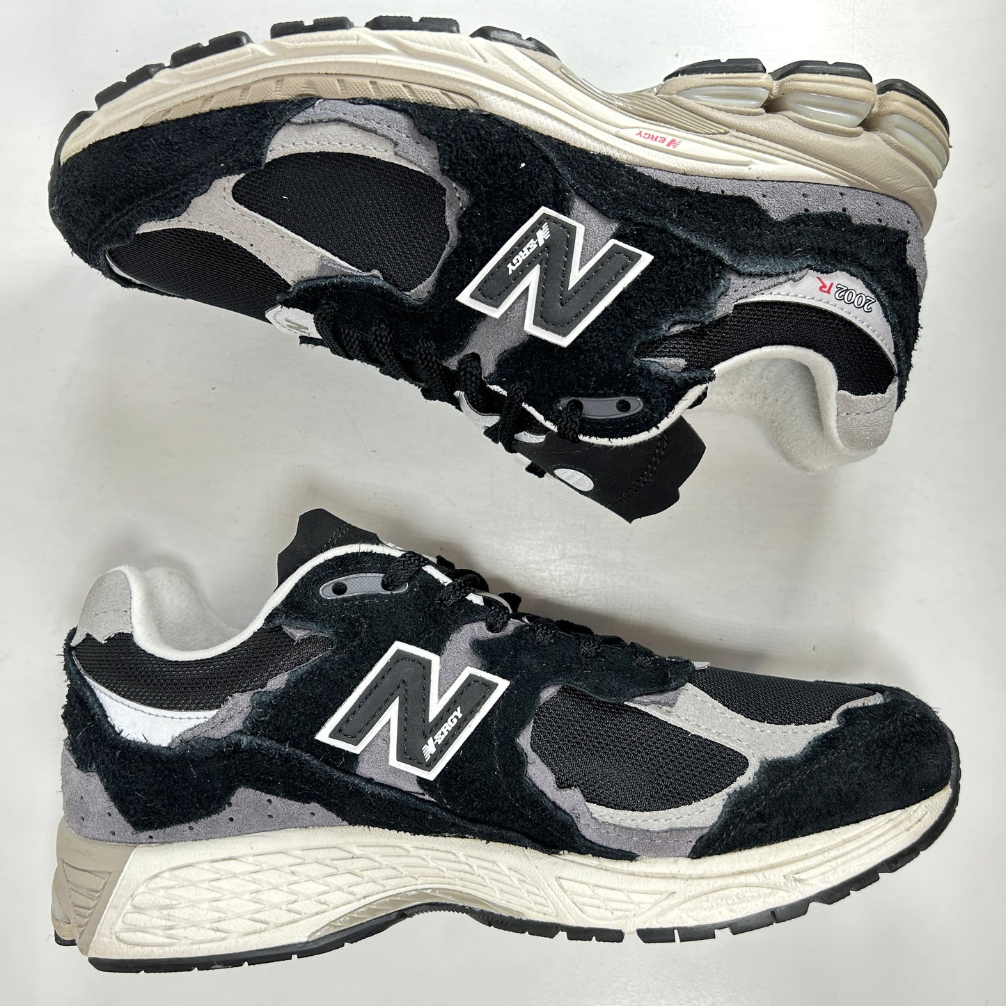 M2002RDJ New Balance 2002R Protection Pack Black Grey [USED] - 9 M (Used)