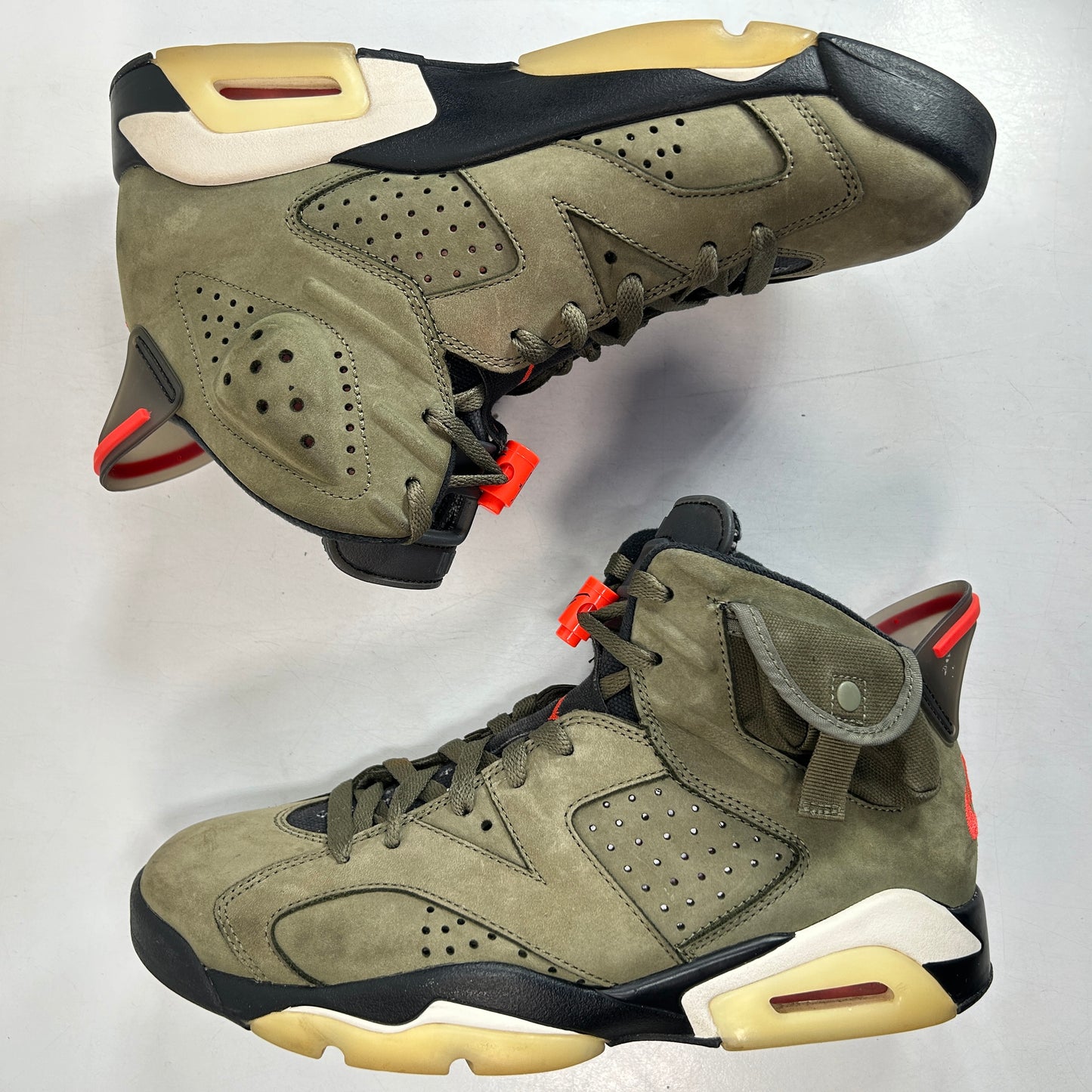 CN1084 200 Jordan 6 Retro Travis Scott [USED] - 8.5 M (Used)