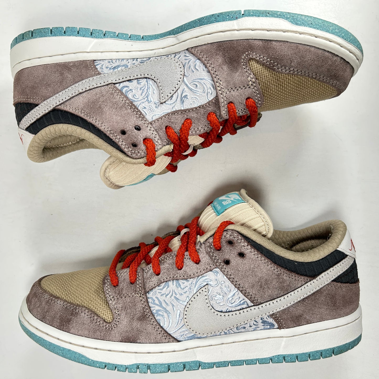 FZ3129 200 Nike SB Dunk Low Big Money Savings [USED] - 9 M (Used)