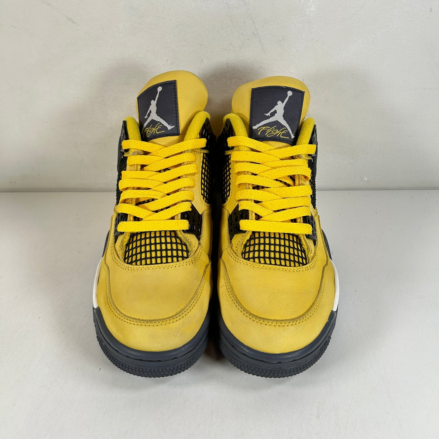 CT8527 700 Jordan 4 Retro Lightning (2021) [USED] - 8.5 M (Used)