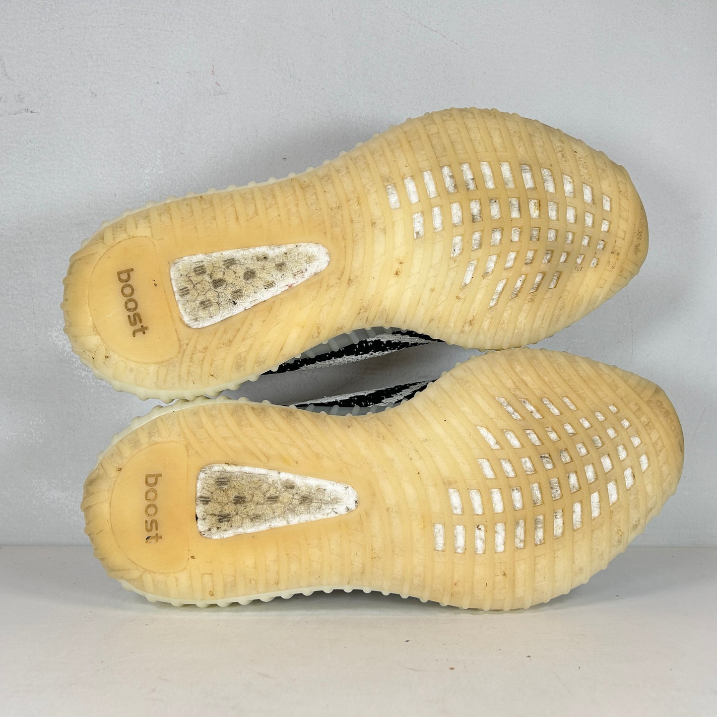 CP9654 Yeezy 350 V2 Zebra [USED] - 10.5 M (Used)