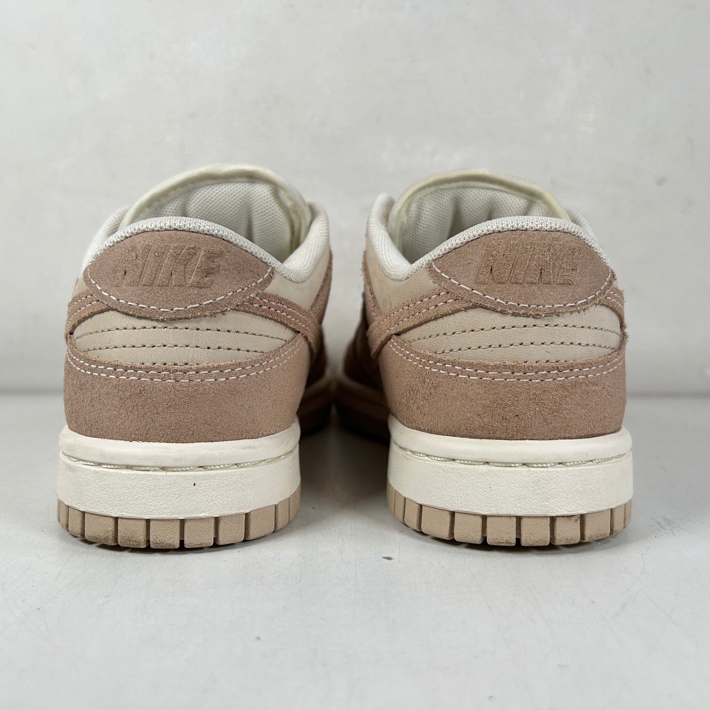 FD0873 126 Nike Dunk Low SE Sanddrift (W) [USED] - 5 W (Used)