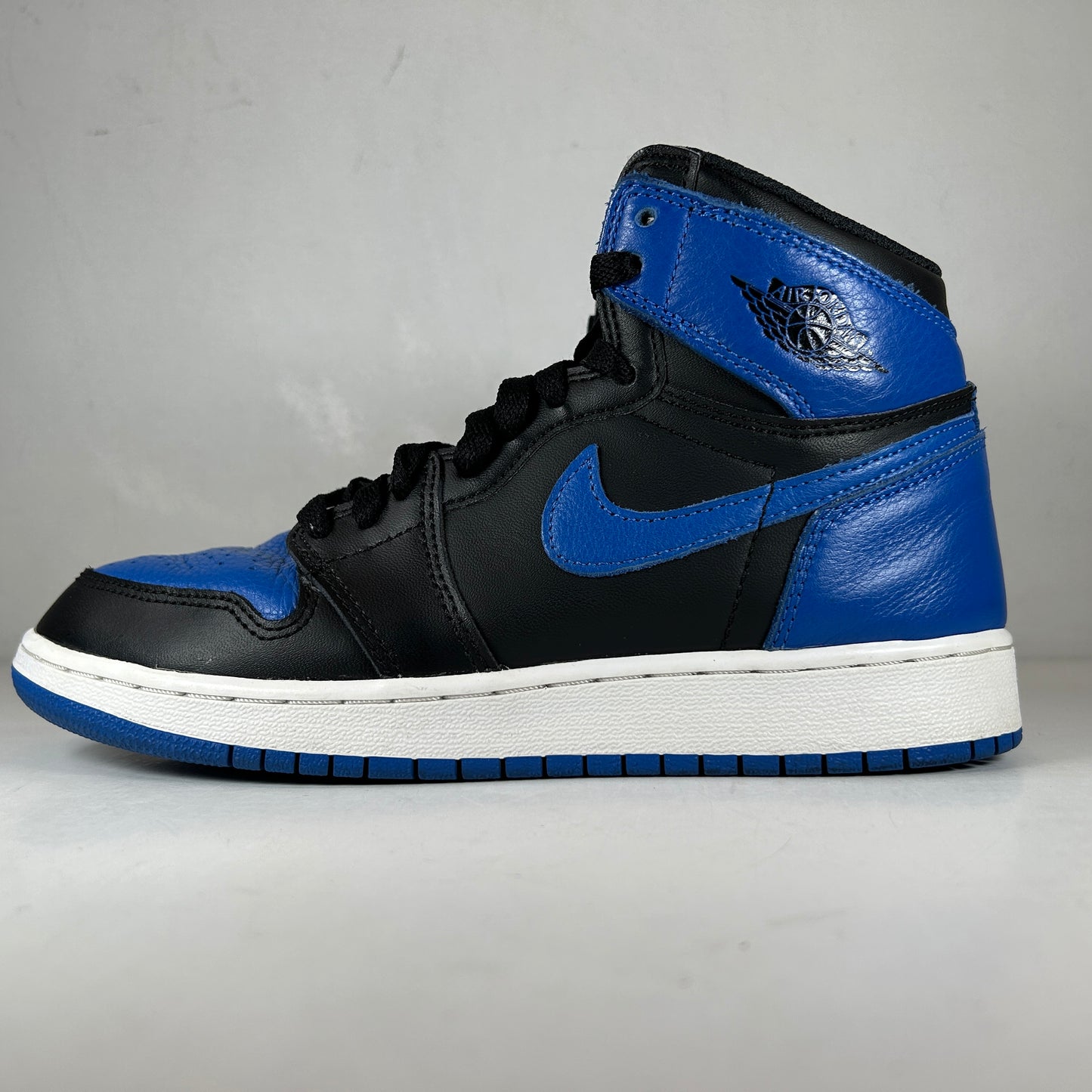 575441 007 Jordan 1 Retro Royal (2017) (GS) [USED] - 5.5Y (Used) (No Box)