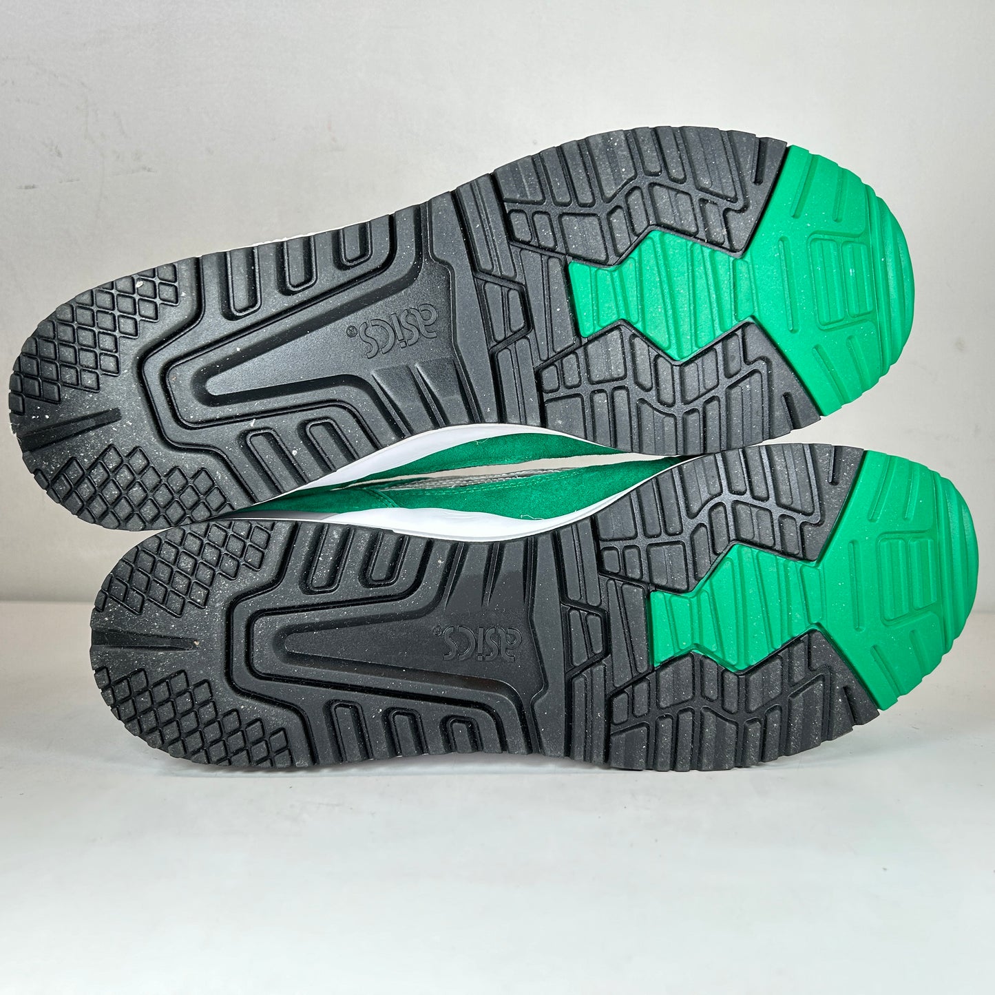 1201A568 100 ASICS Gel-Lyte III OG Awake NY Green Tambourine [USED] - 11 M (VNDS)