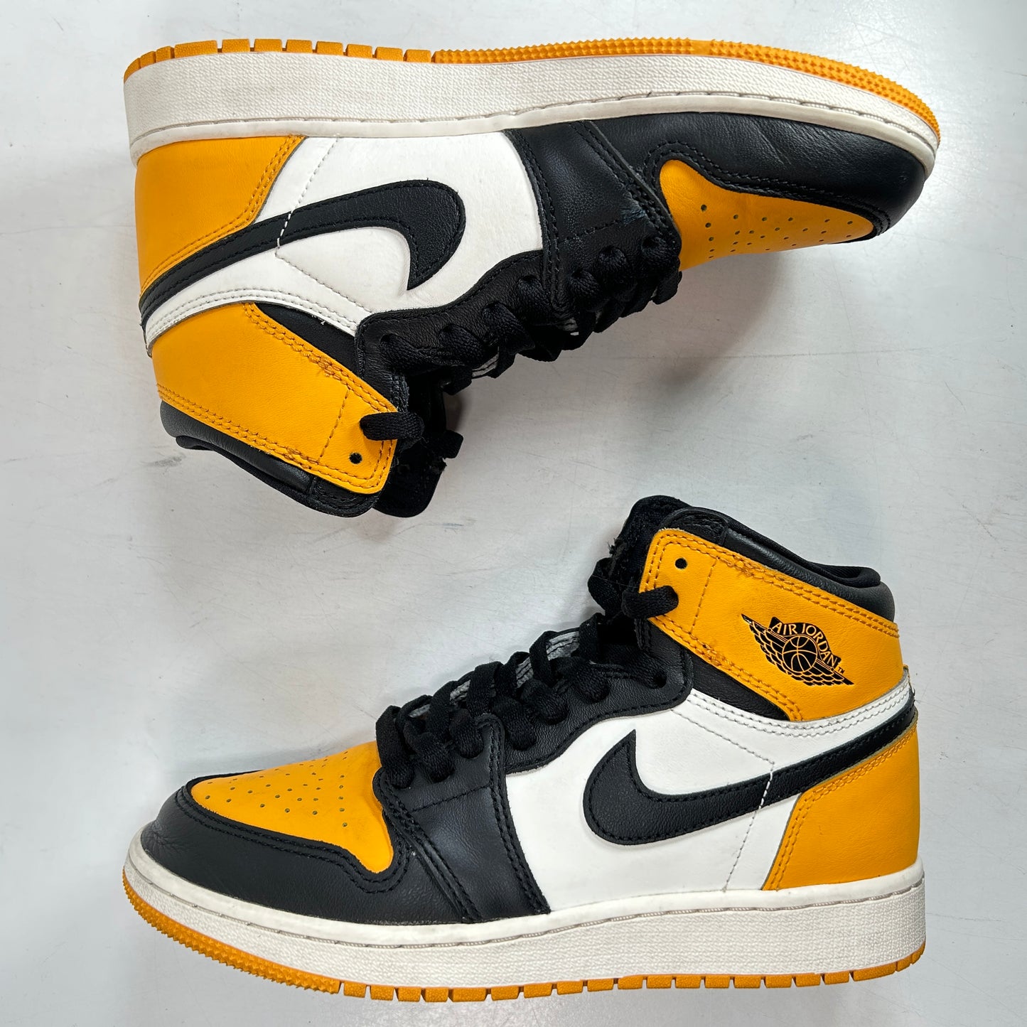 575441 711 Jordan 1 Retro High OG Taxi (GS) [USED] - 5.5 Y (Used)
