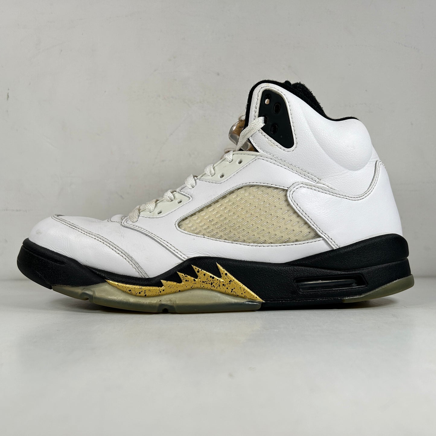 136027 133 Jordan 5 Retro Olympic (2016) [USED] - 12 M (Used) (No Box) (No Insoles)