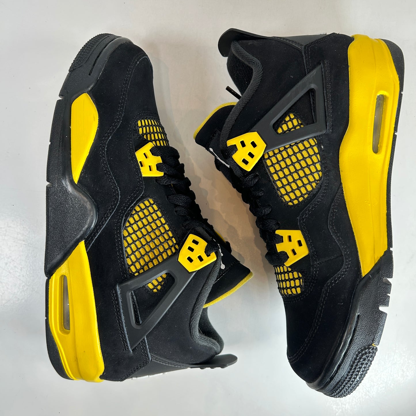 408452 017 Jordan 4 Retro Thunder (2023) (GS) [USED] - 6 Y (Used)