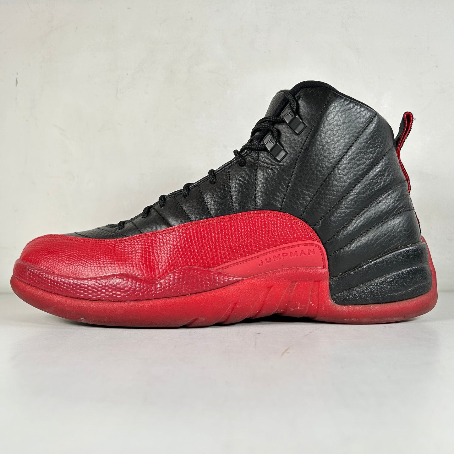 130690 002 Jordan 12 Retro Flu Game (2016) [USED] - 10.5 M (Used) (No Box)