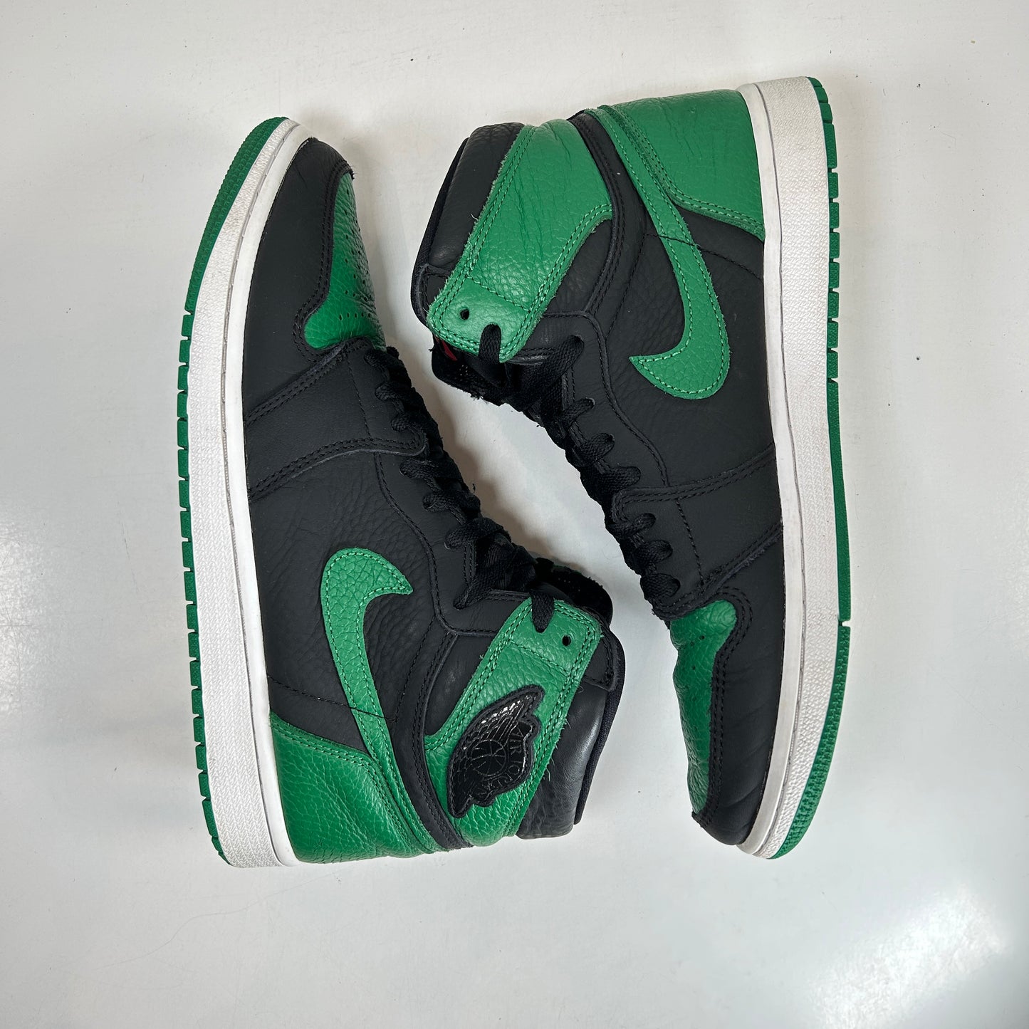 555088 030 Jordan 1 Pine Green 2.0 [USED] - 9.5 M (Used)
