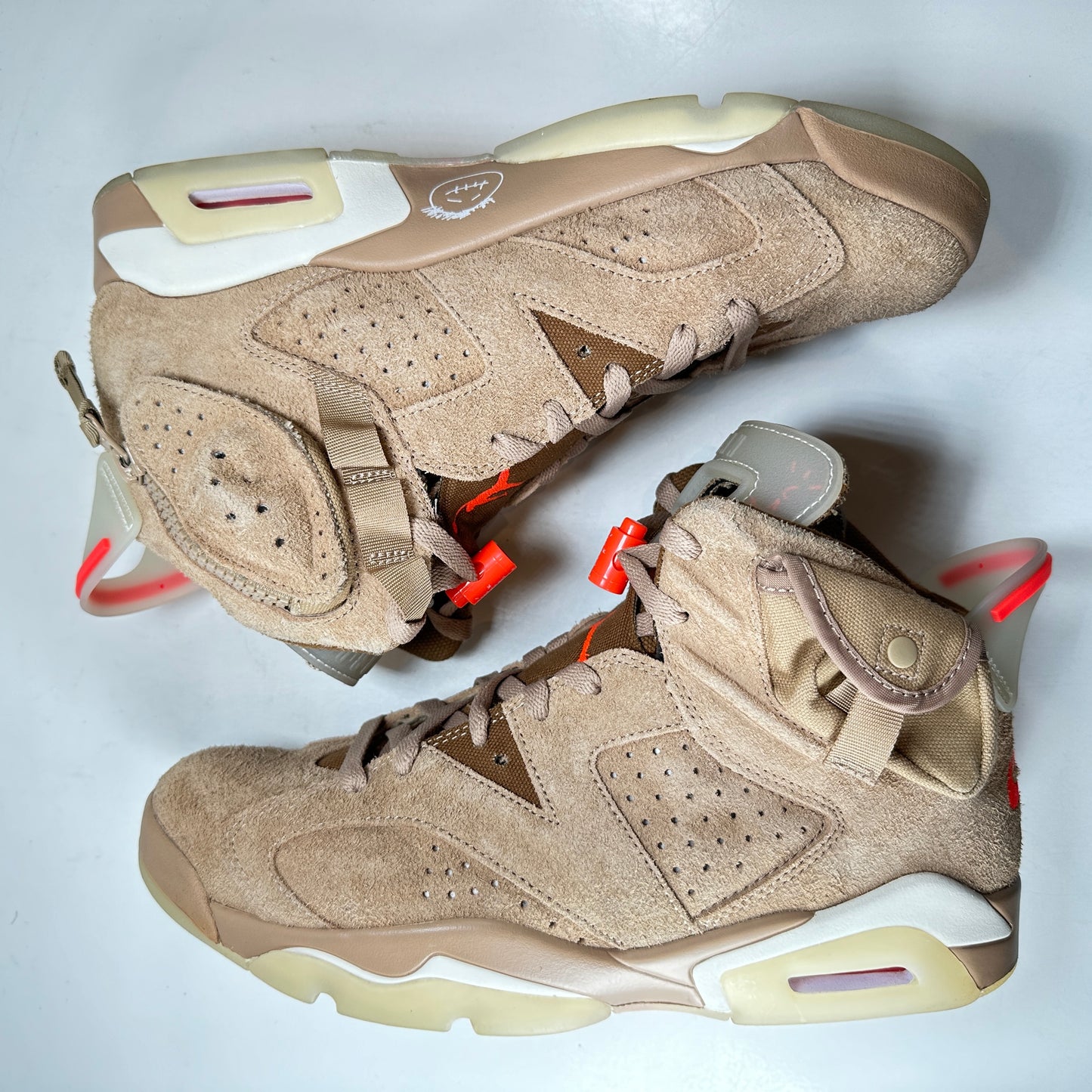 DH0690 200 Jordan 6 Retro Travis Scott British Khaki [USED] - 9.5 M (Used)