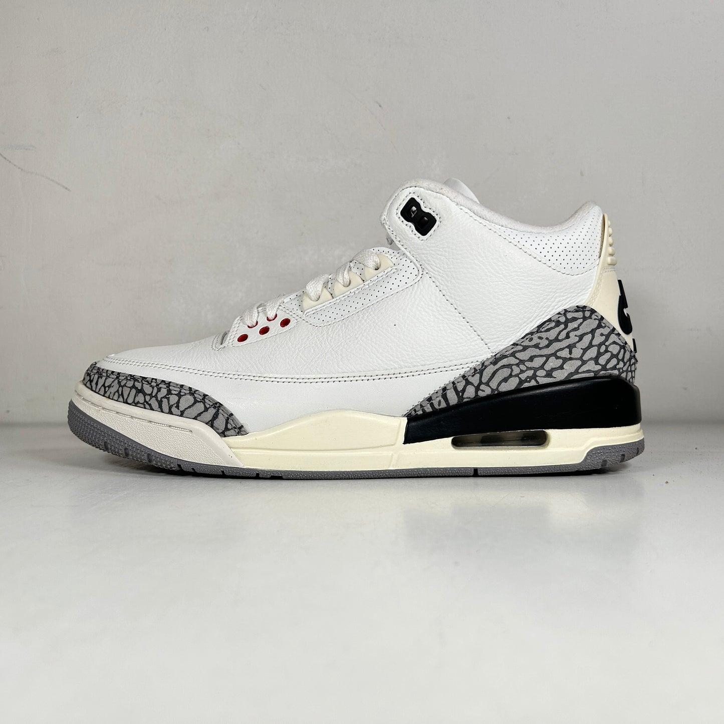 DN3707 100 Jordan 3 Retro White Cement Reimagined [USED] - 10.5 M (Used4)