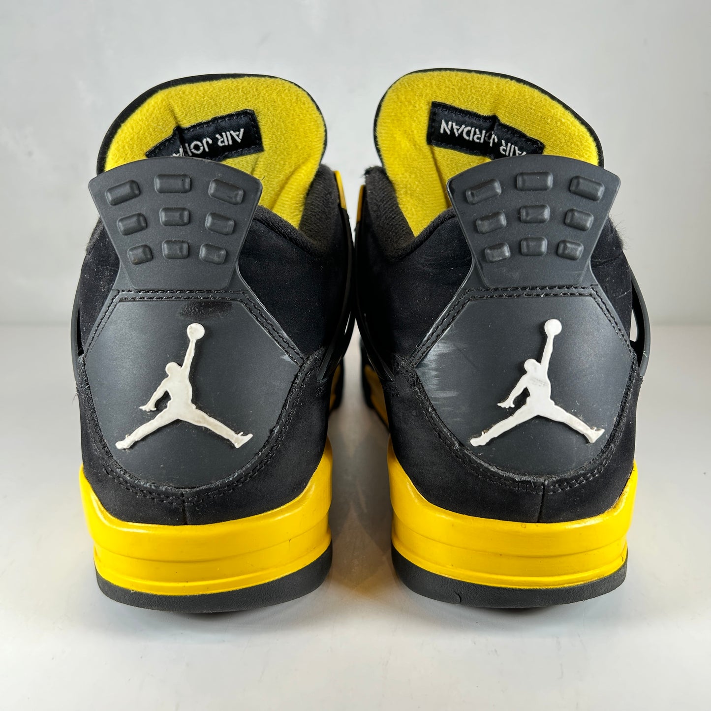 DH6927 017 Jordan 4 Retro Thunder [USED] - 9 M (Used2)