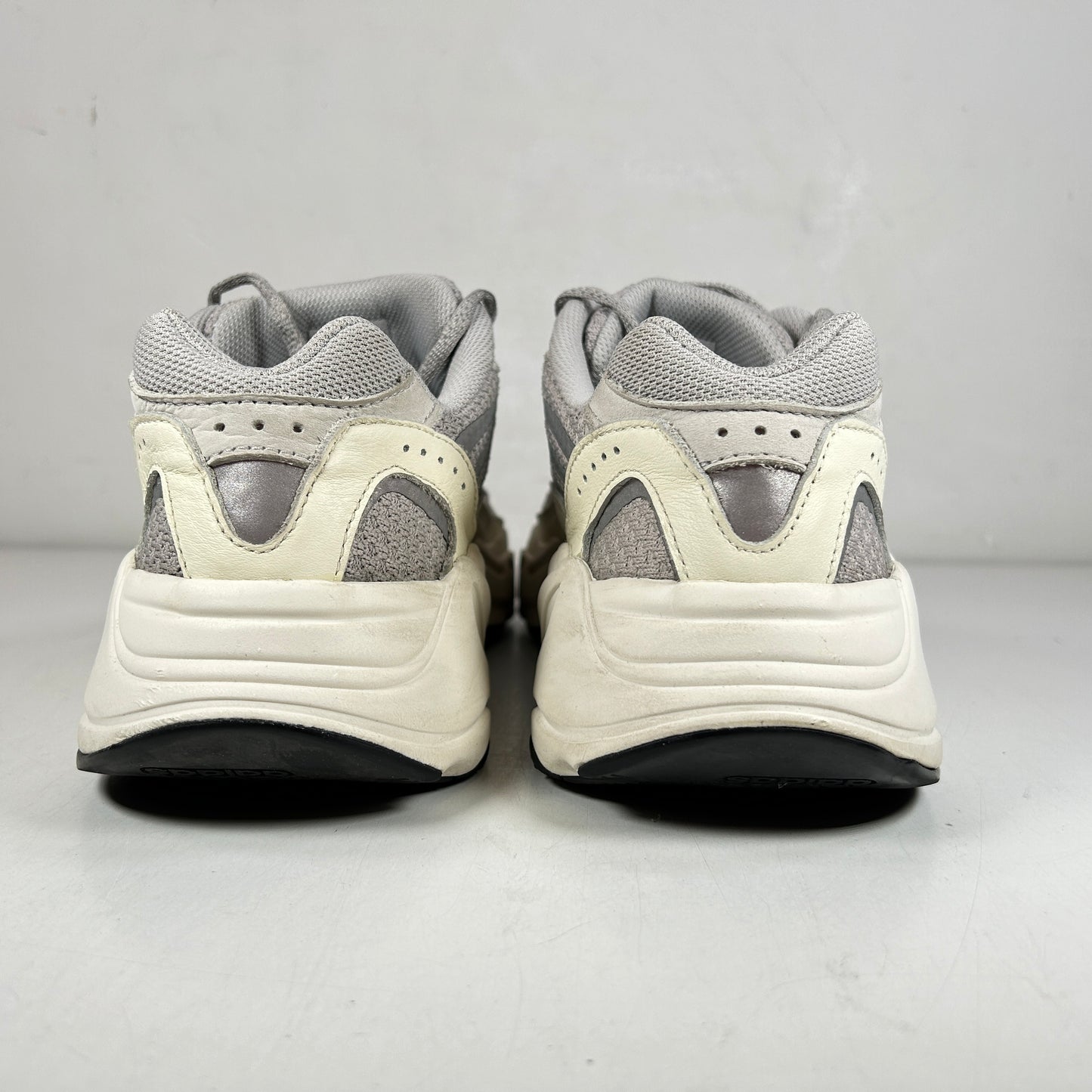 EF2829 Yeezy 700 Static [USED] - 10 M (Used) (No Box)
