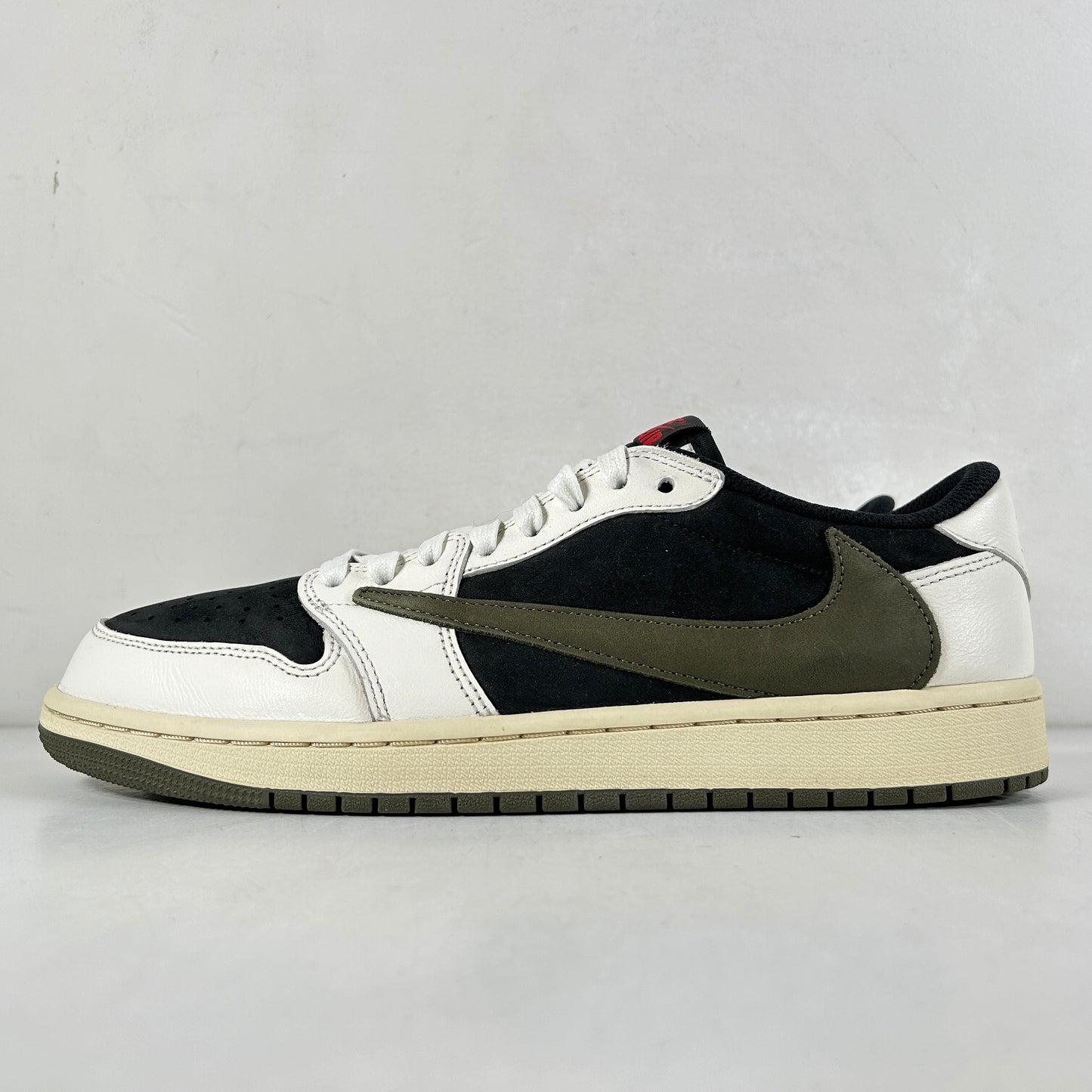 DZ4137 106 Jordan 1 Retro Low OG SP Travis Scott Olive (W) [USED] - 11 W (Used2)