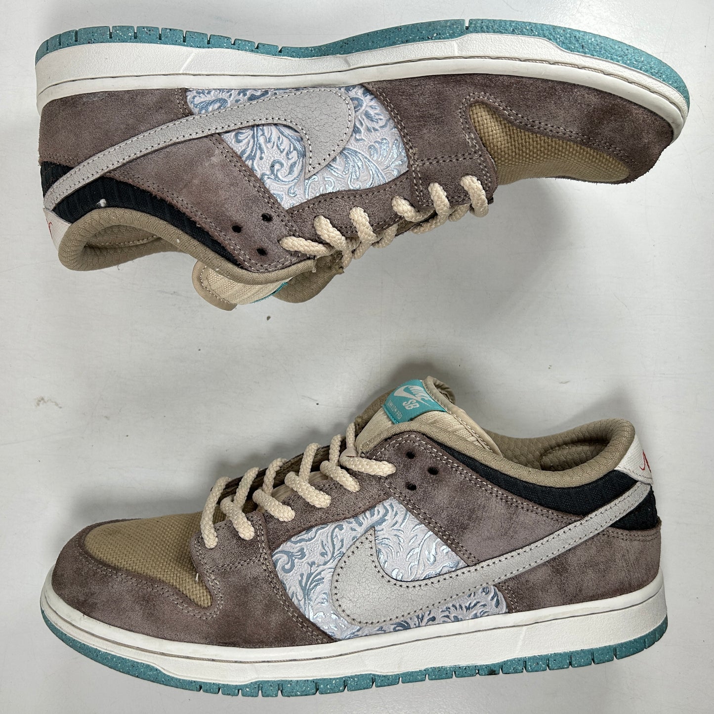 FZ3129 200 Nike SB Dunk Low Big Money Savings [USED] - 11.5 M (Used)