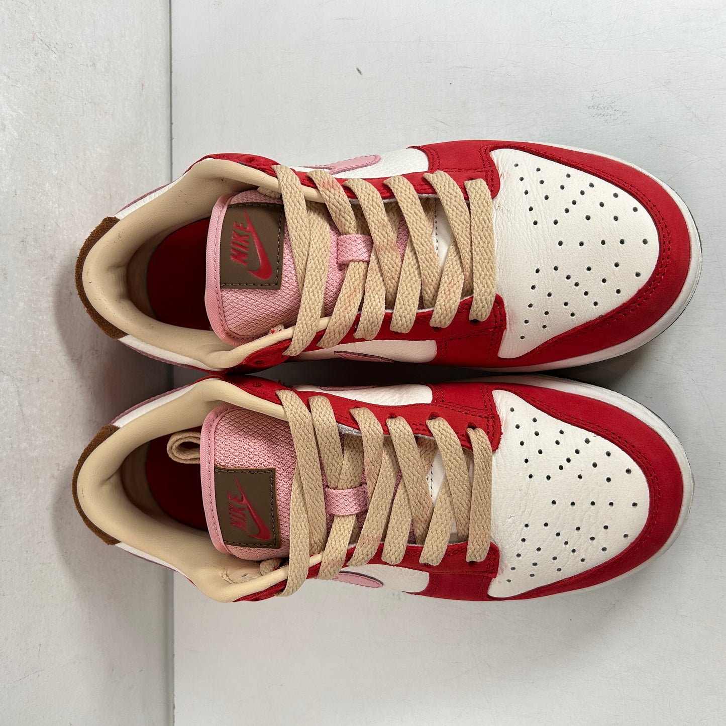 FB7910 600 Nike Dunk Low PRM Bacon (Mujeres)