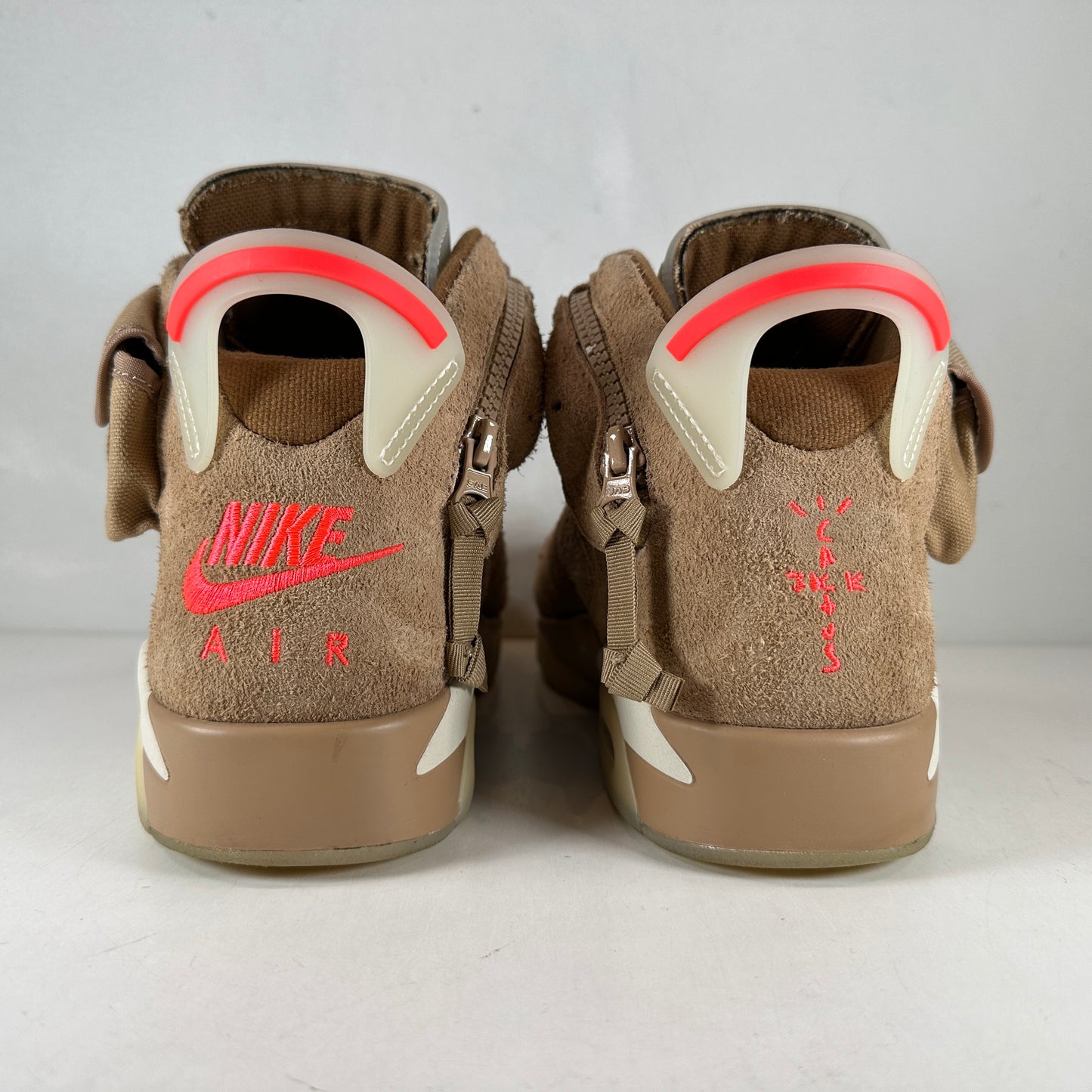 DH0690 200 Jordan 6 Retro Travis Scott British Khaki [USED] - 9.5 M (Used)