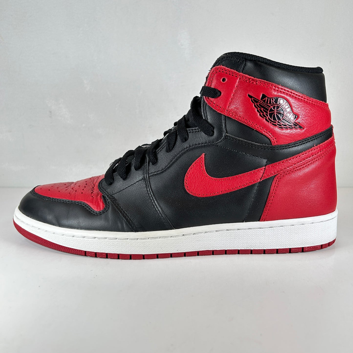 555088 001 Jordan 1 Retro High Bred Banned (2016) [USED] - 12 M (Used)