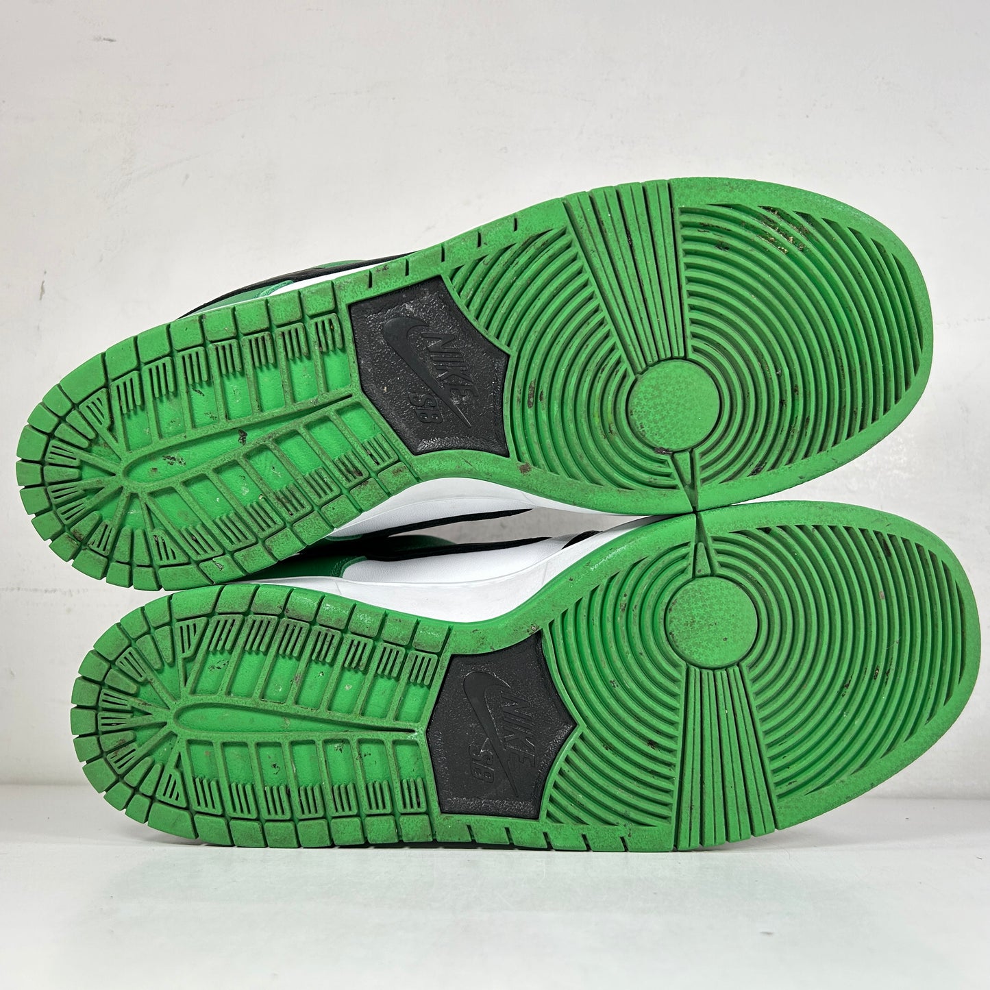 BQ6817 302 Nike SB Dunk Low Classic Green [USED] - 11 M (Used)