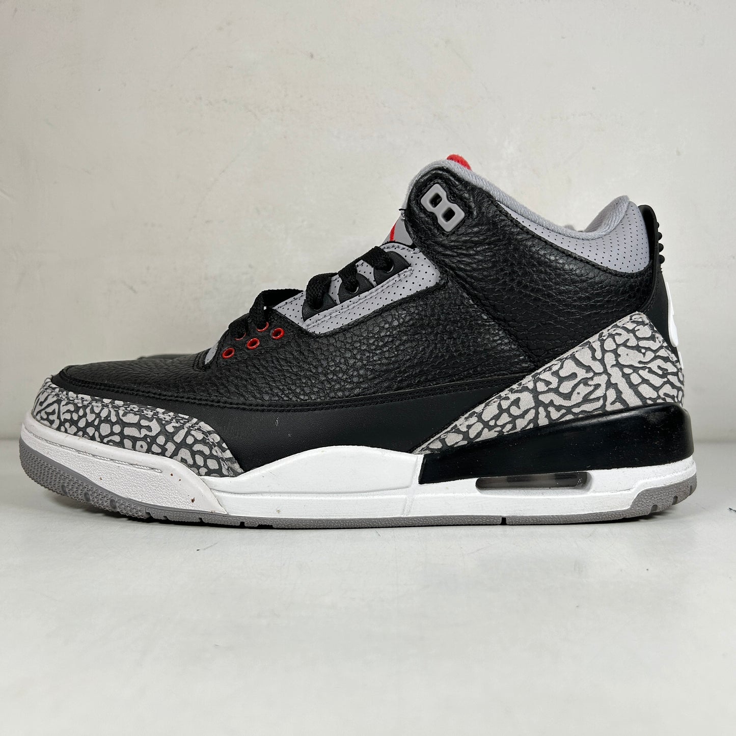 854262 001 Jordan 3 Retro Black Cement (2018) [USED] - 10.5 M (Used)