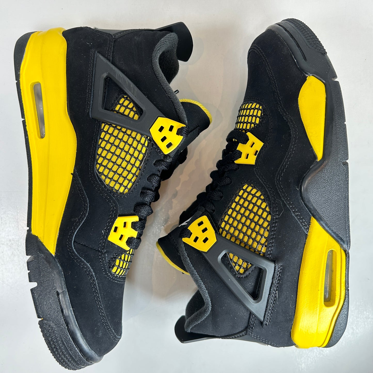 408452 017 Jordan 4 Retro Thunder (2023) (GS) [USED] - 6 Y (Used)