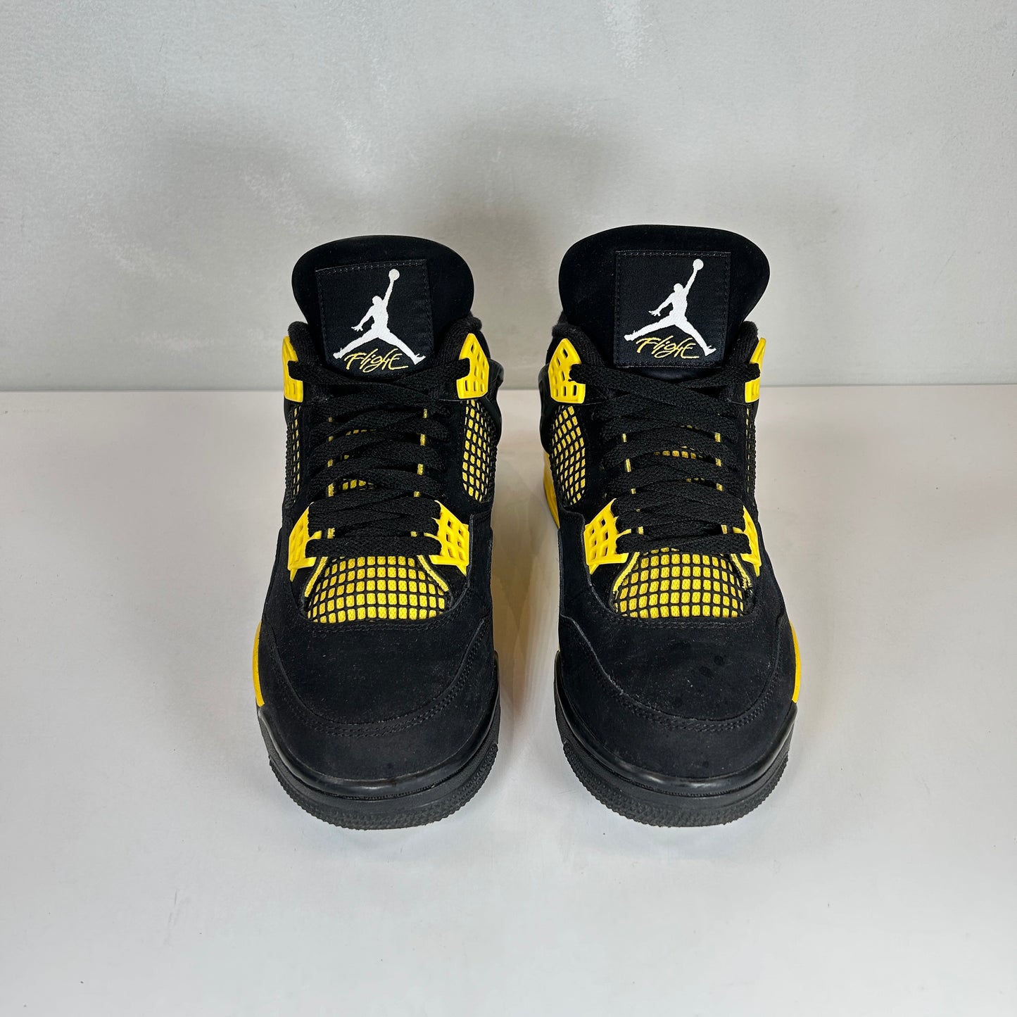 DH6927 017 Jordan 4 Retro Thunder [USED] - 8.5 M (Used2)