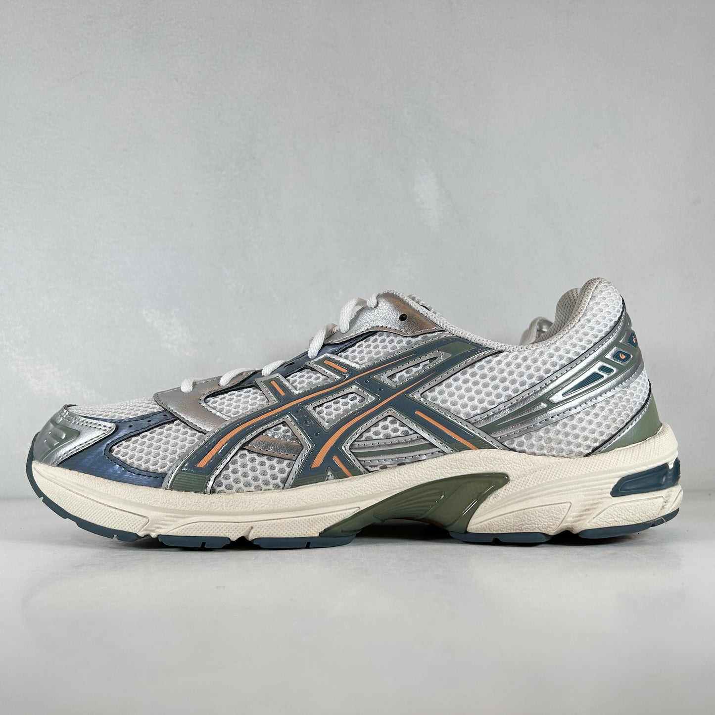 1201A256 110 ASICS Gel-1130 White Ironclad Blue [USED] - 11.5 M (Used)