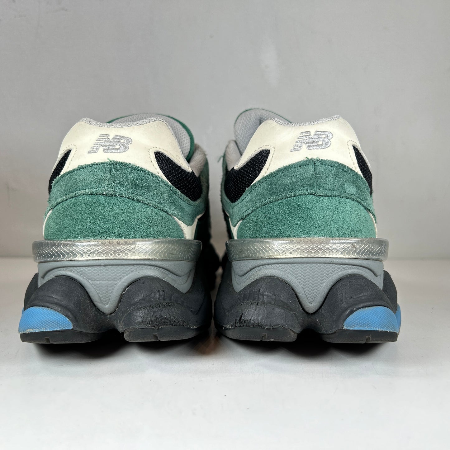 U9060VRA  New Balance 9060 Team Forest Green [USED] - 9.5 M (Used)