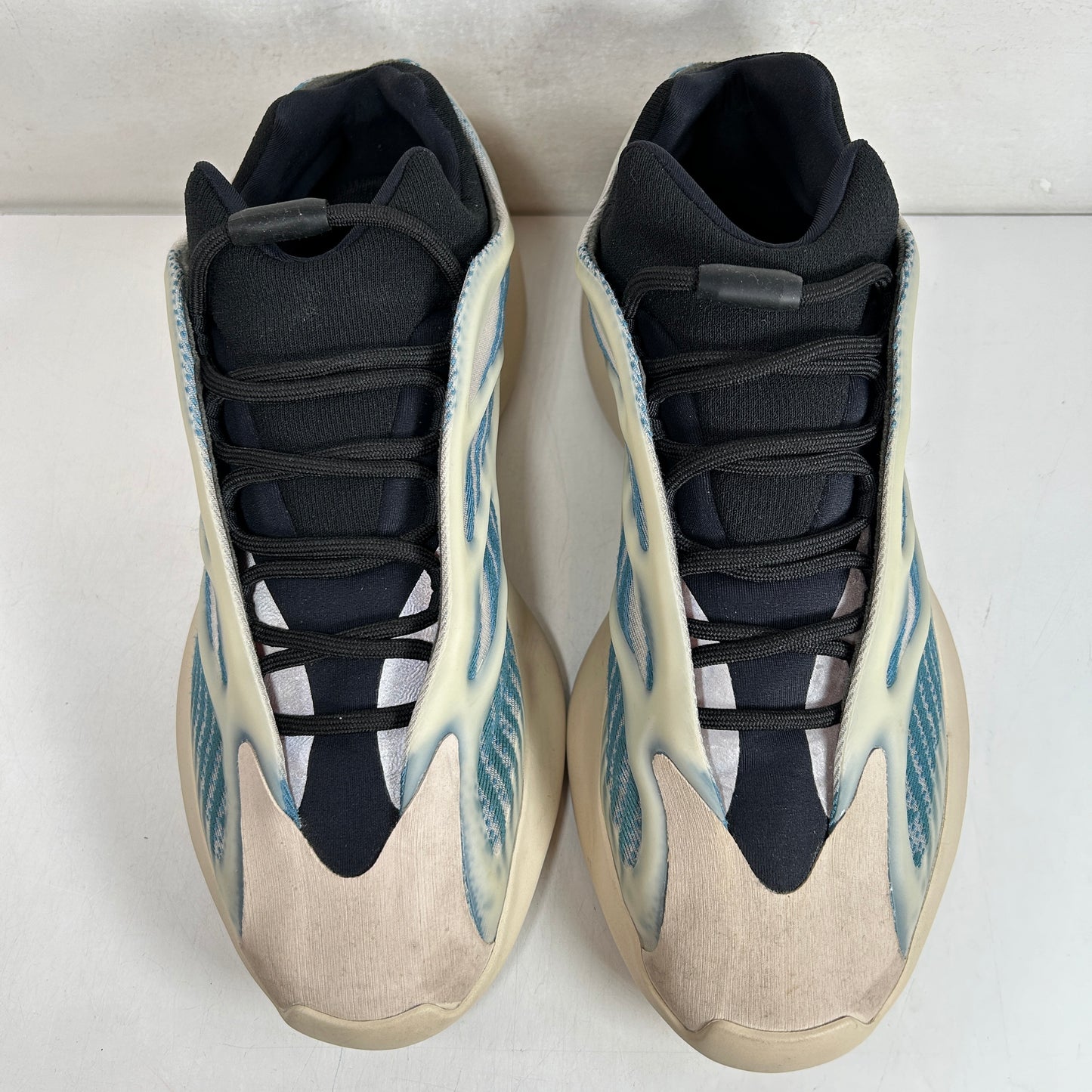 GY0260 adidas Yeezy 700 V3 Kyanita