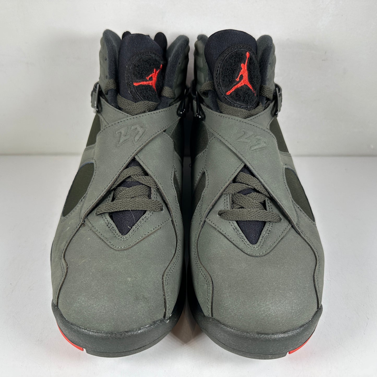 305381 305 Jordan 8 Retro Take Flight Undefeated [USED] - 11 M (Used)