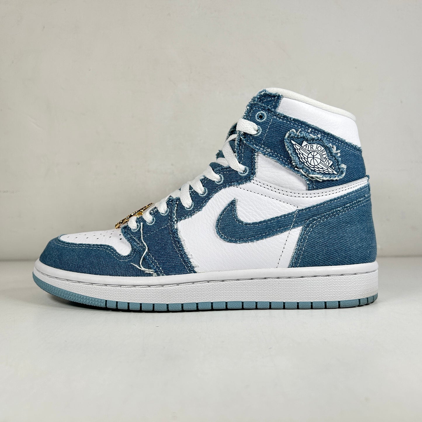 DM9036 104 Jordan 1 High OG Denim [USED] - 7 W (Used)