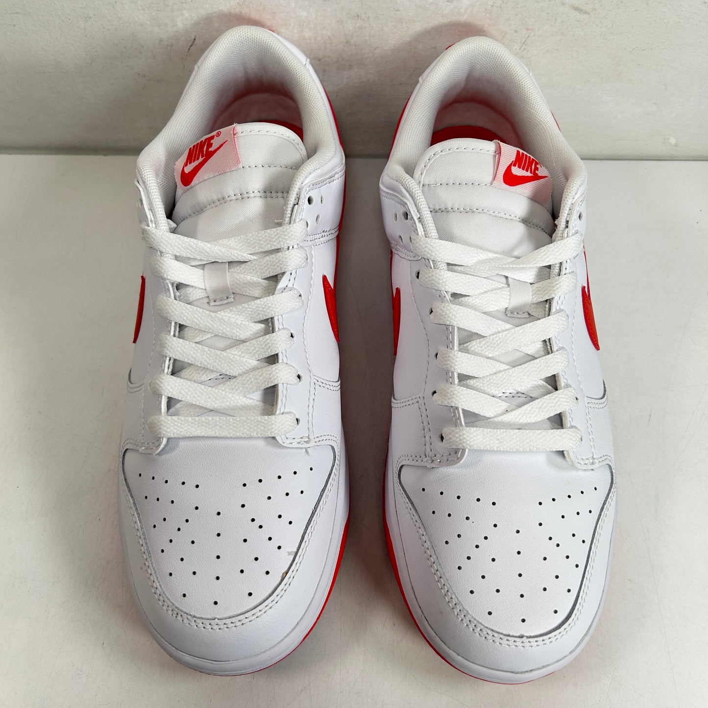 DV0831 103 Nike Dunk Low Retro White Picante Red [USED] - 9.5 M (Used)