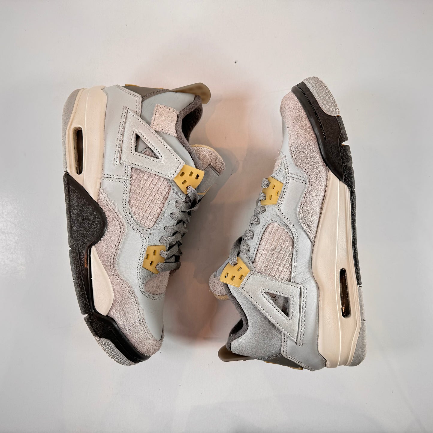 DV2262 021 Jordan 4 Retro SE Craft Photon Dust (GS) [USED] - 5 Y (Used) (Replace Box)