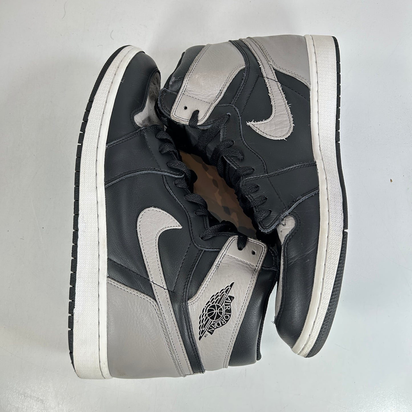 555088 013 Jordan 1 Shadow (2018) [USED] - 12 M (Used) (Replace Box)