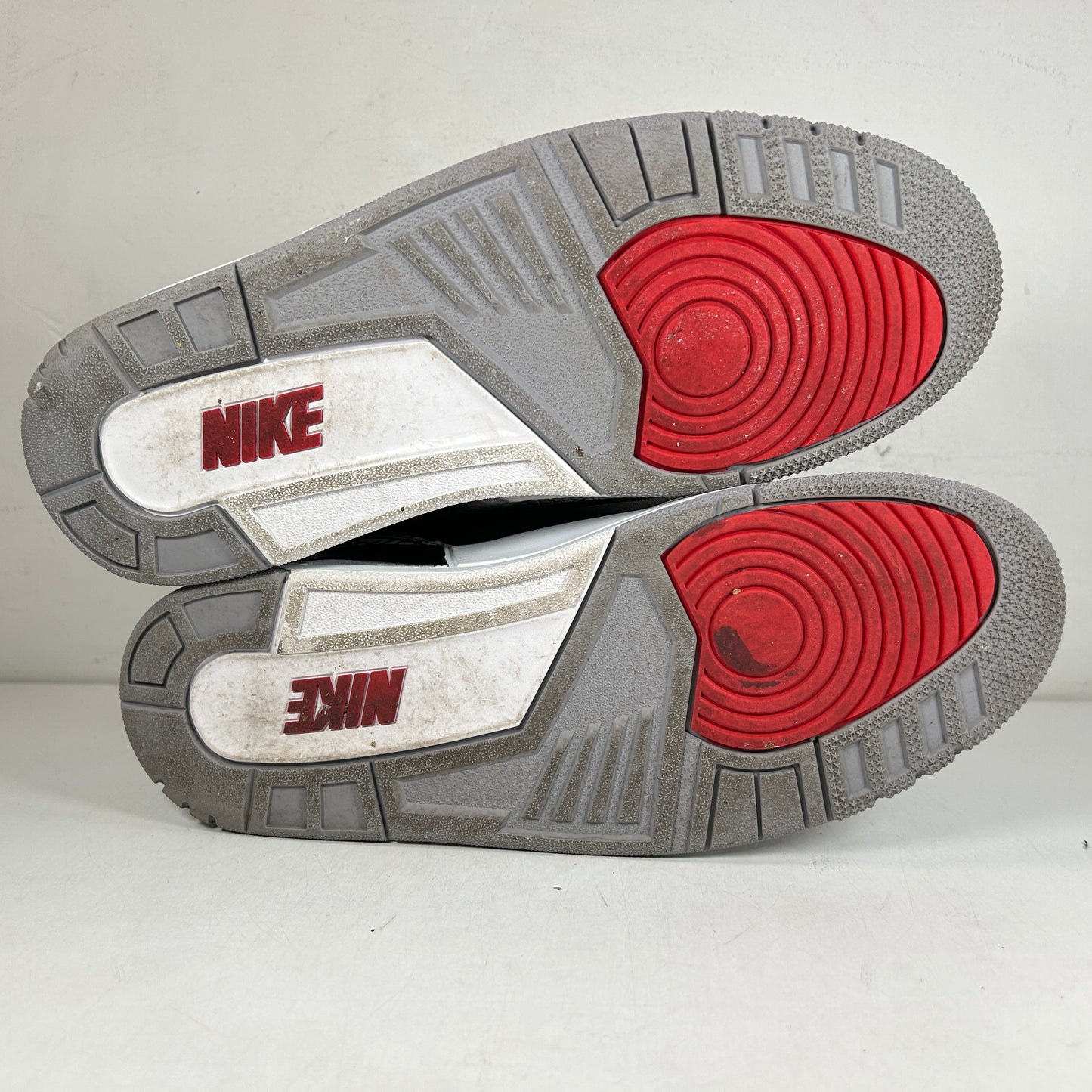 854262 001 Jordan 3 Retro Black Cement (2018) [USED] - 10.5 M (Used)