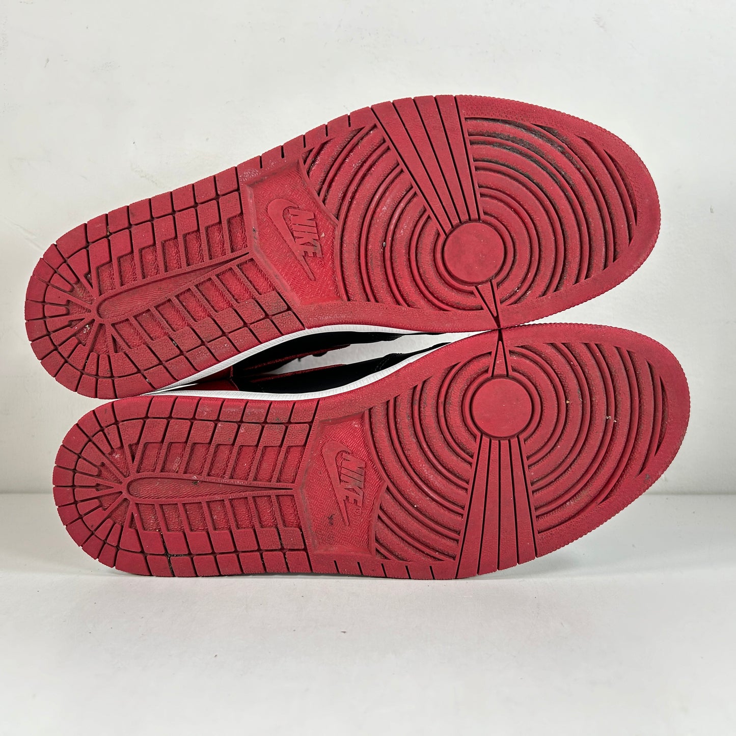 555088 001 Jordan 1 Retro High Bred Banned (2016) [USED] - 12 M (Used) (No Box)