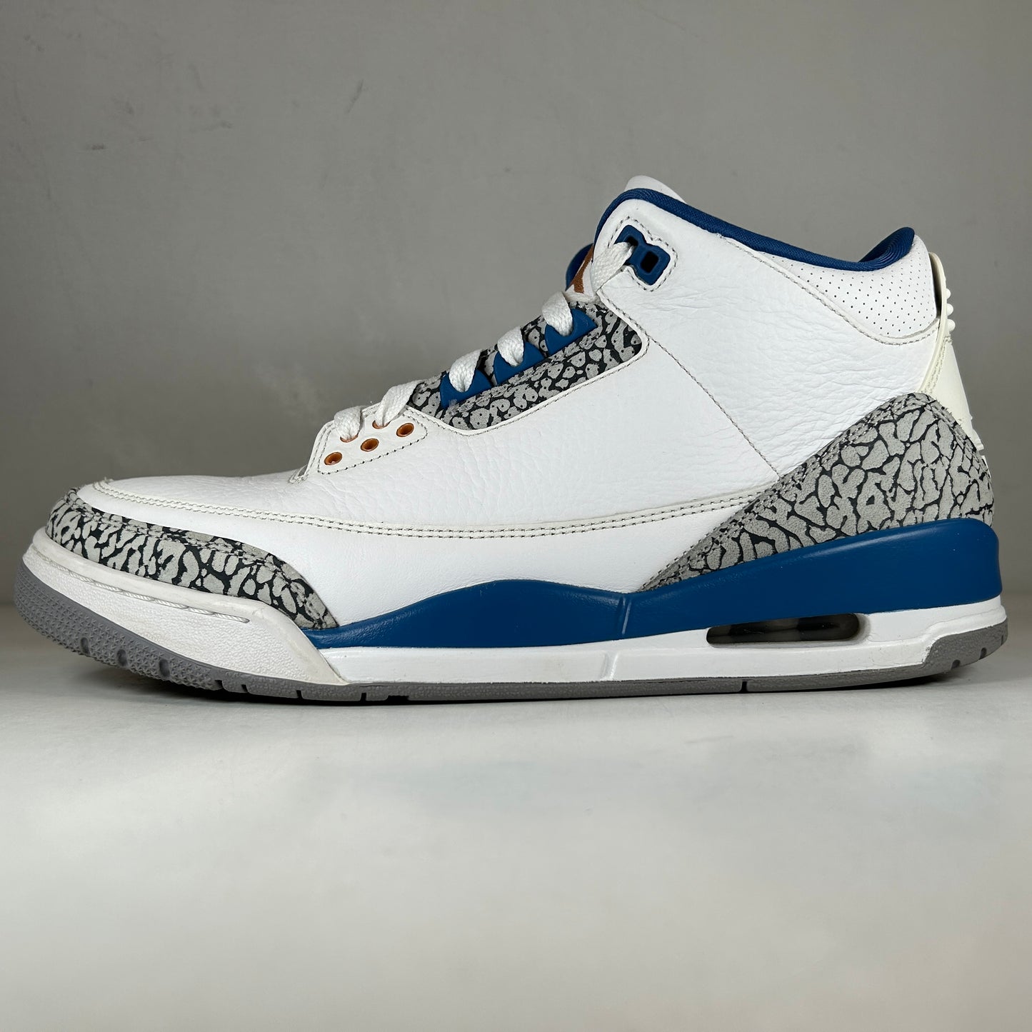 CT8532 148 Jordan 3 Retro Wizards [USED] - 11 M (Used3)