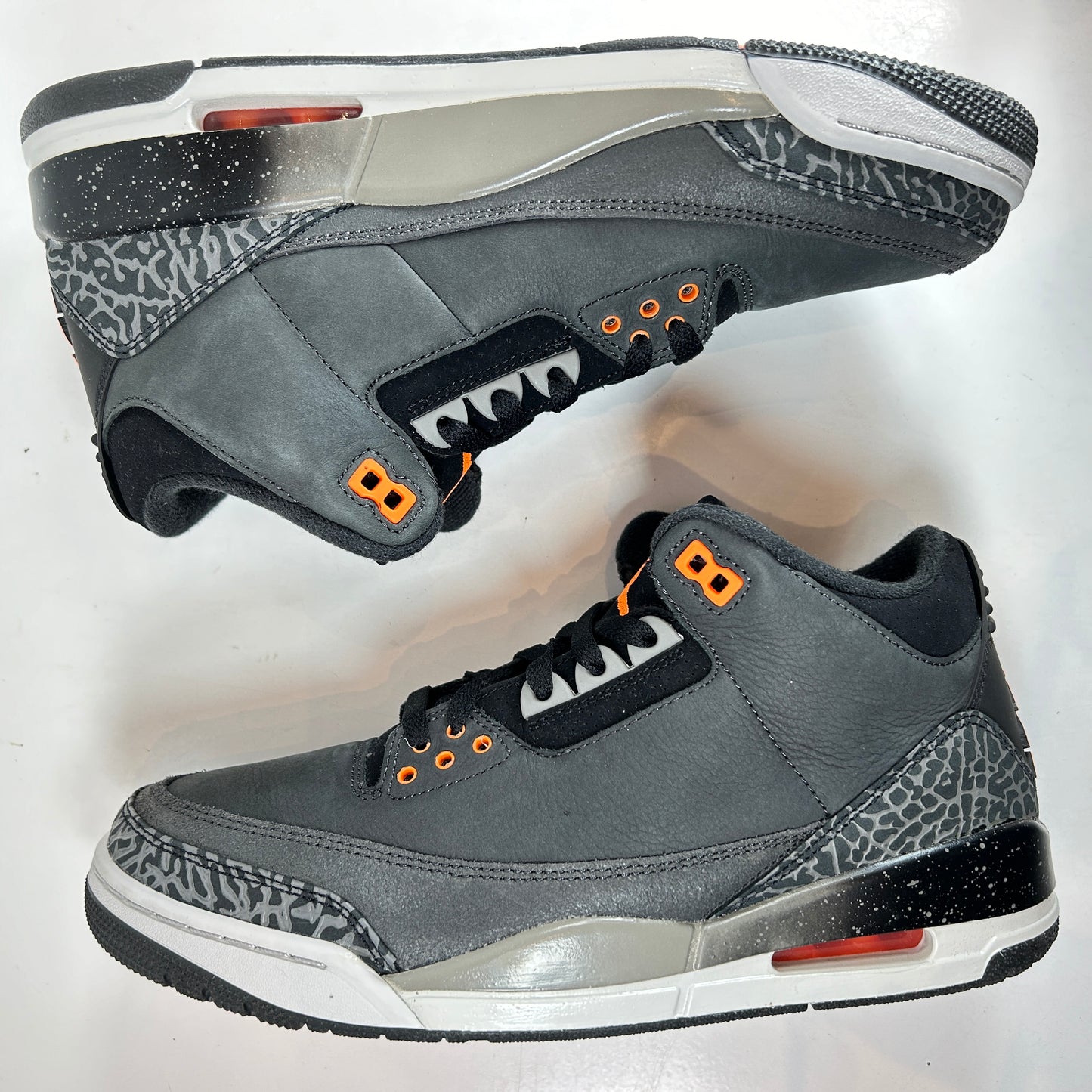 CT8532 080 Jordan 3 Retro Fear Pack (2023) [USED] - 9.5 M (Used3)