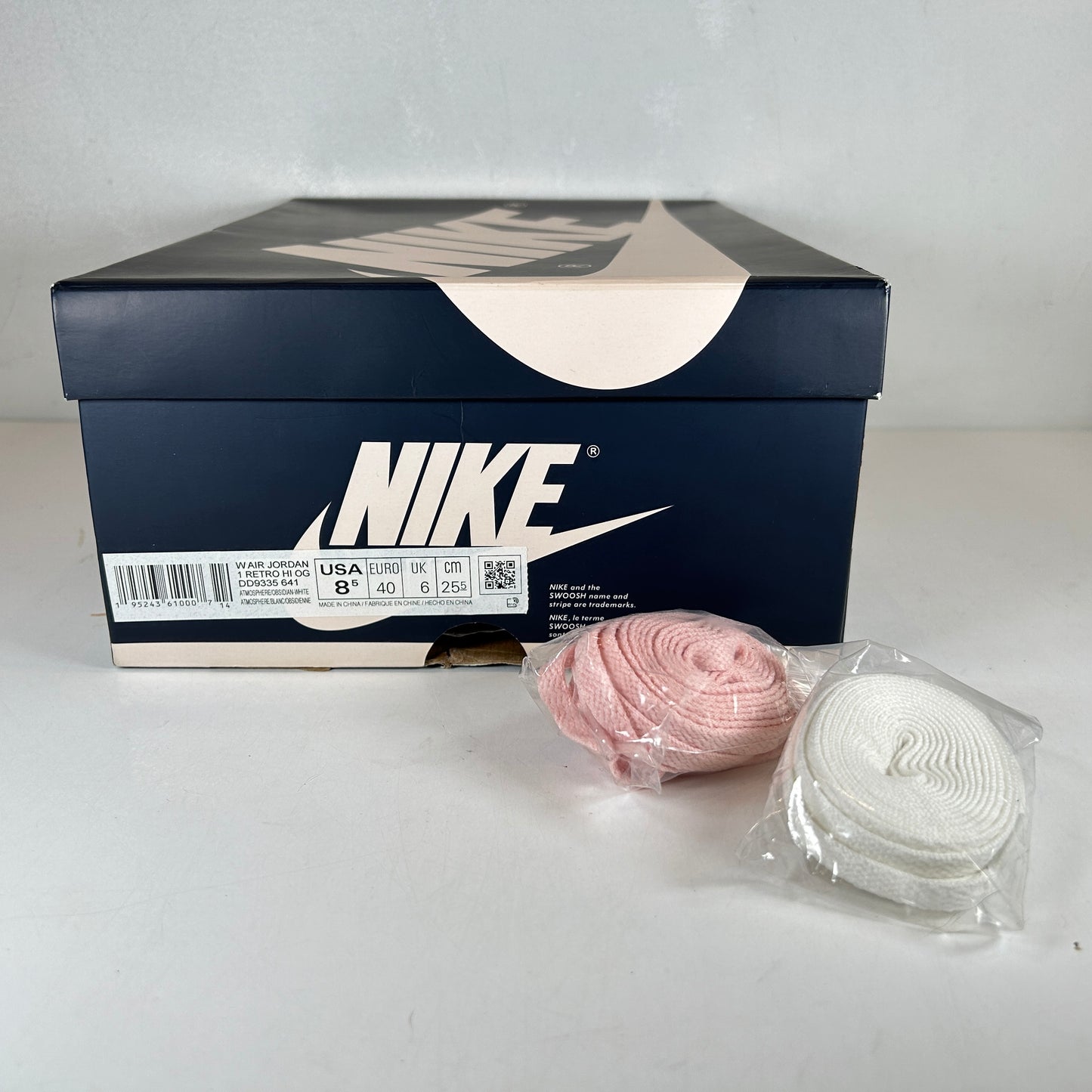 DD9335 641 Jordan 1 Retro High OG Atmosphere (W) [USED] - 8.5 W (Used)