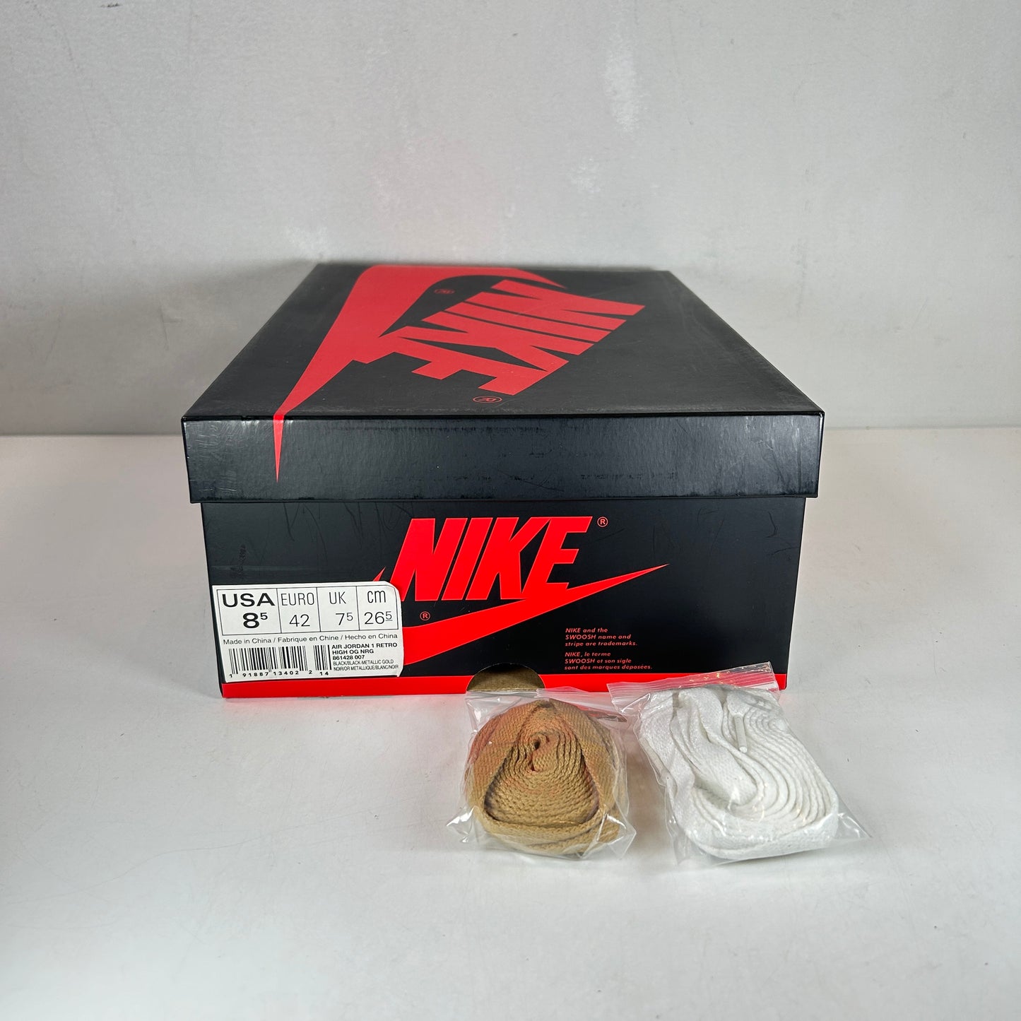 861428 007 Jordan 1 Retro High NRG Patent Gold Toe [USED] - 8.5 M (VNDS)