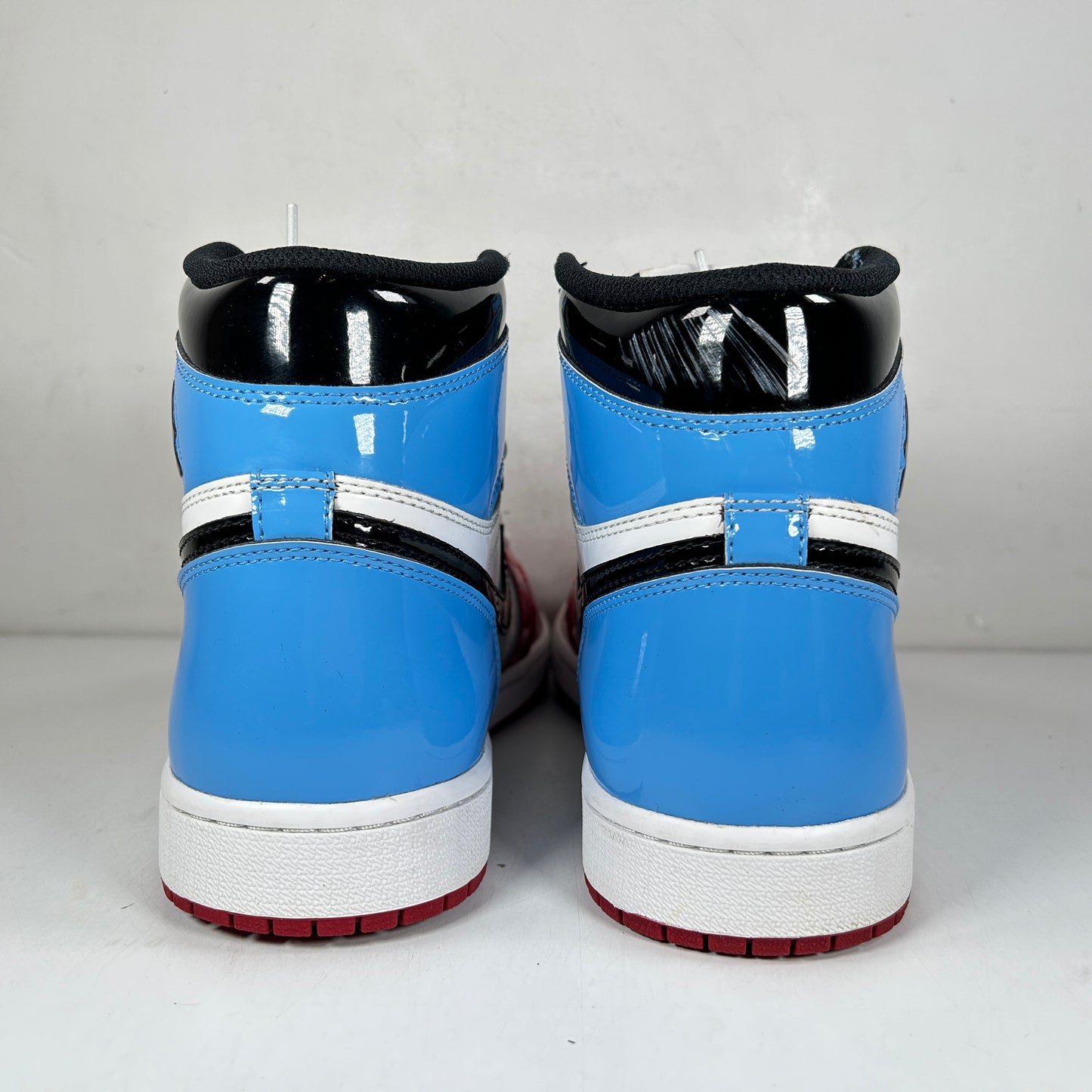 CK5666 100 Jordan 1 Retro High Fearless UNC Chicago [USED] - 9.5 M (Used)