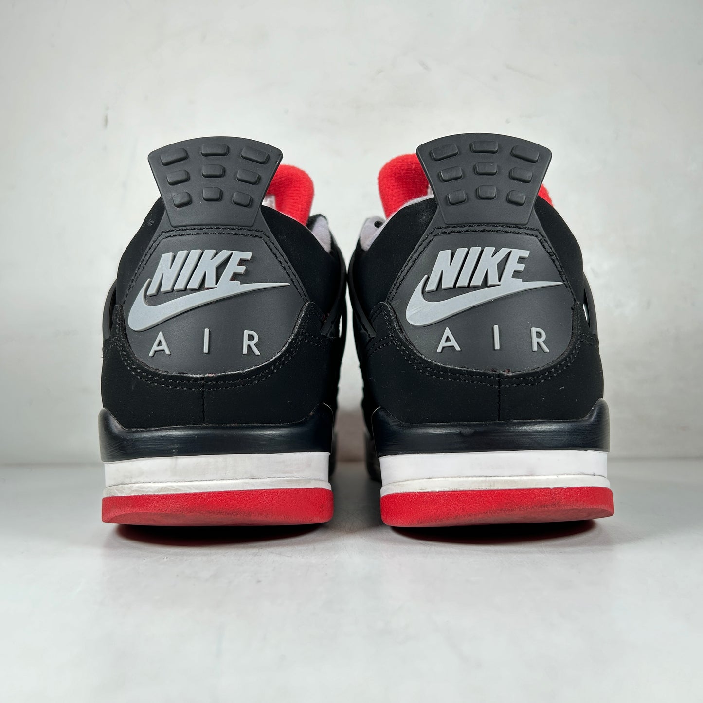 308497 060 Jordan 4 Bred (2019) [USED] - 8.5 M (Used) (No Box)