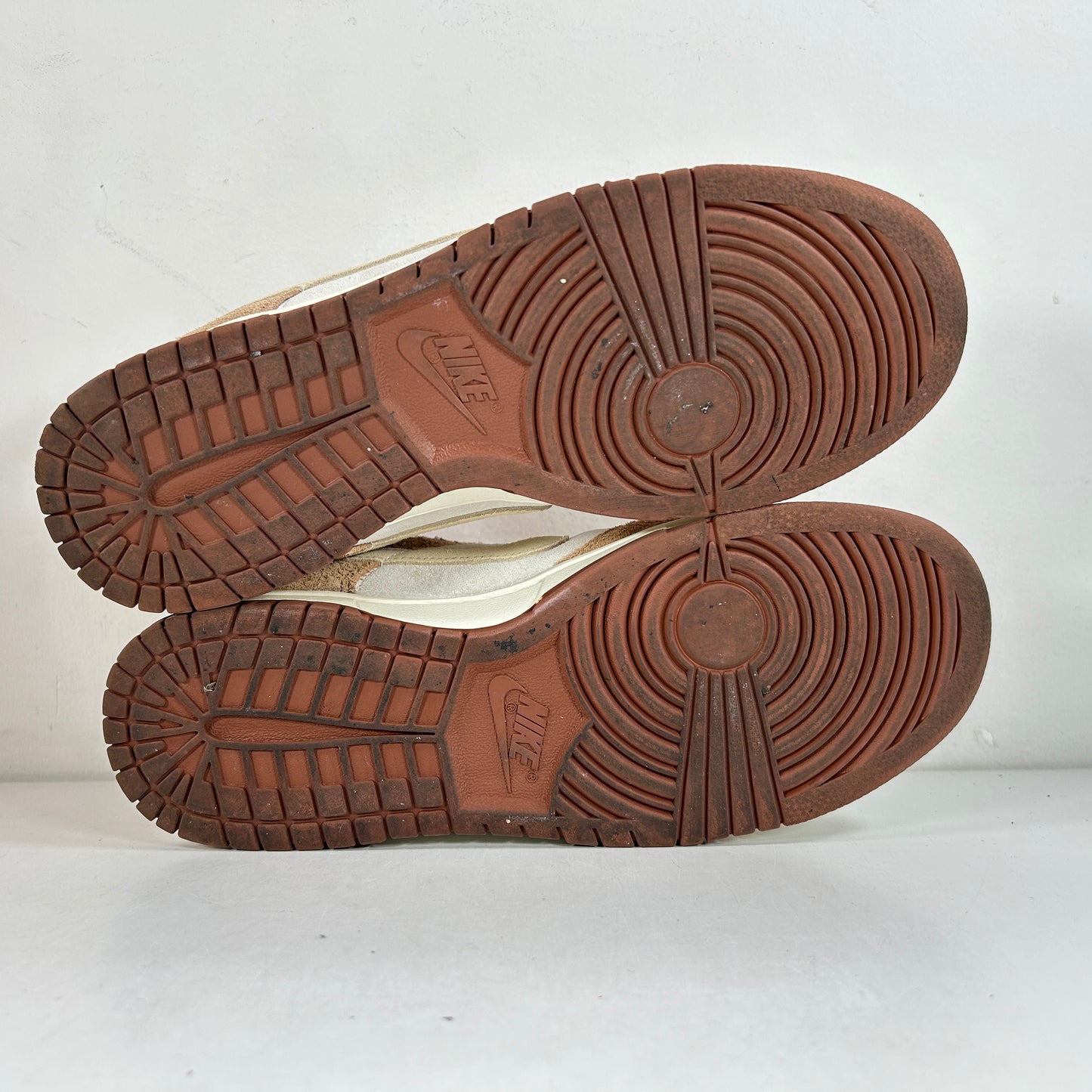 DD1390 100 Nike Dunk Low Medium Curry [USED] - 9 M (Used)